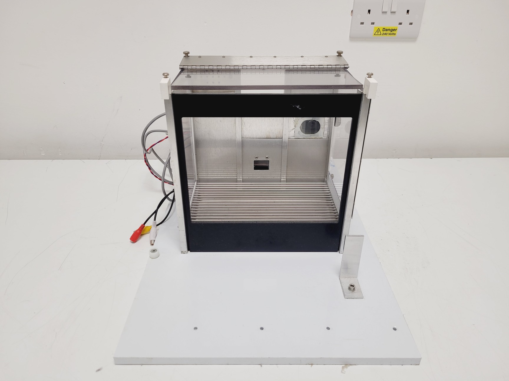 Image of Med Associates Modular Test Chamber w/ Nexio NEX121 TFT LCD Monitor