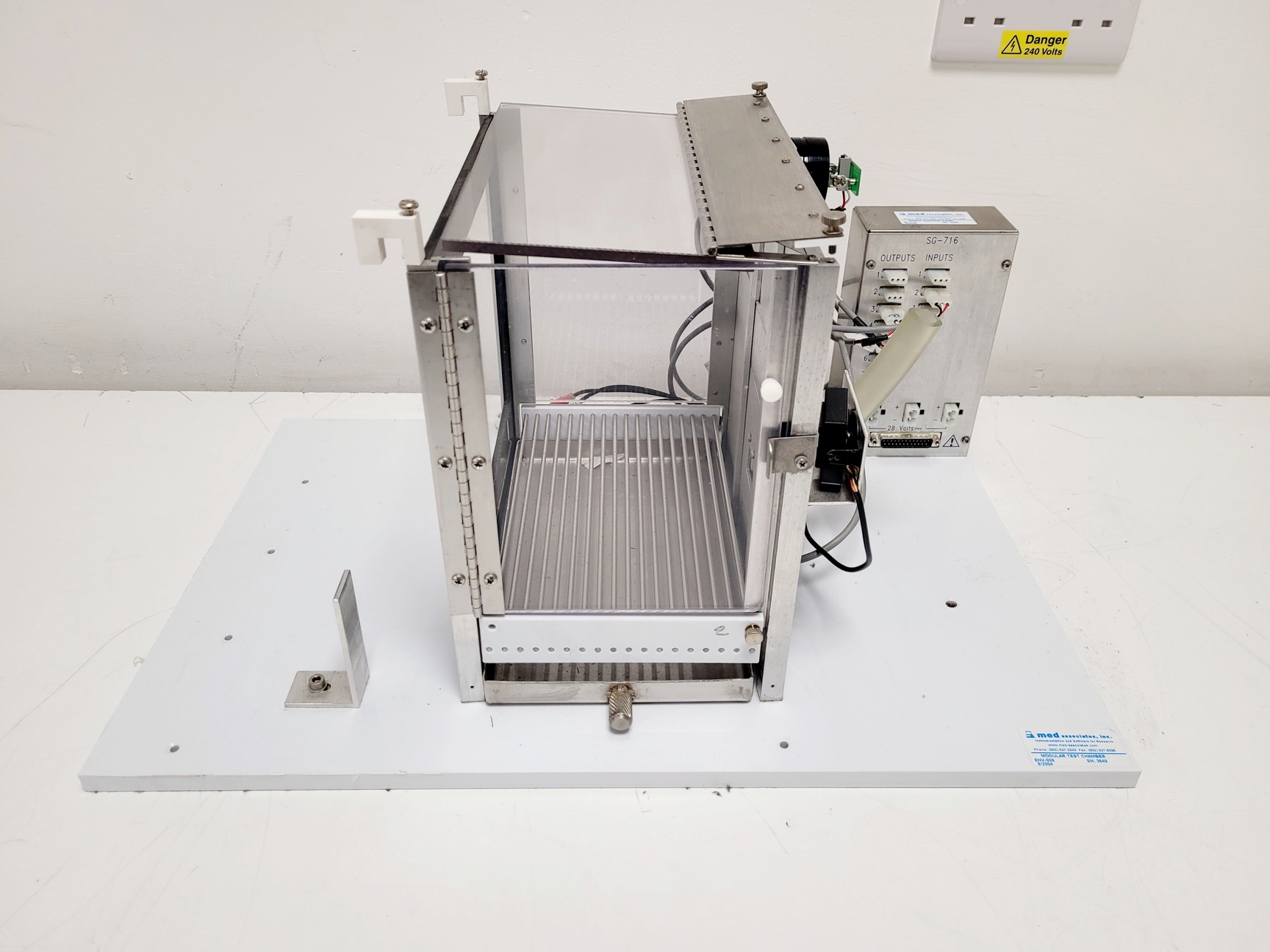Image of Med Associates Modular Test Chamber w/ Nexio NEX121 TFT LCD Monitor