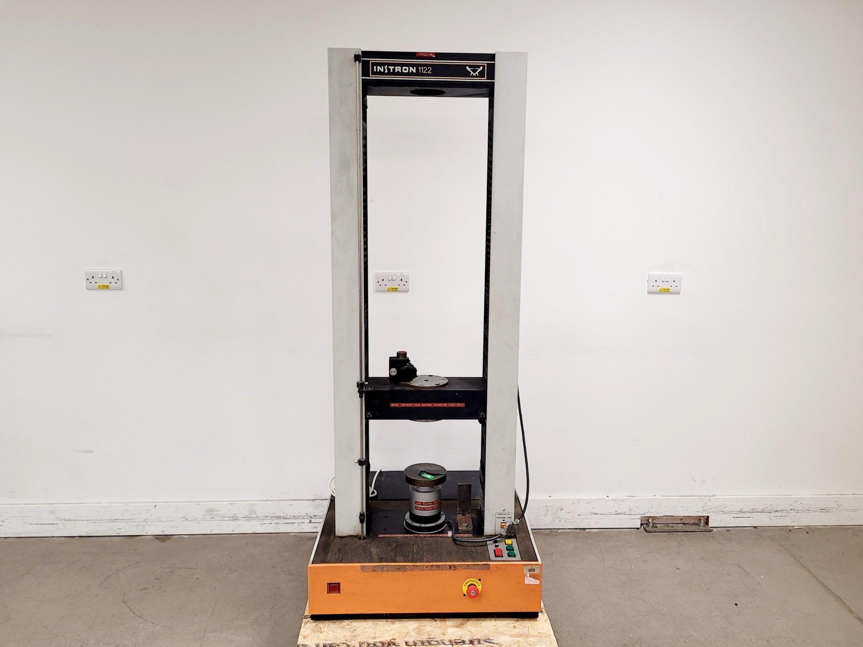 Image of Instron 1122 Universal Testing Machine w/ 3x Load Cells, Accessories 