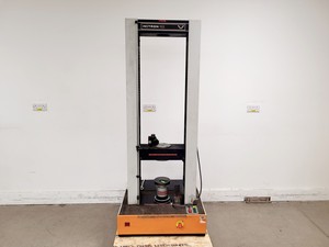Thumbnail image of Instron 1122 Universal Testing Machine w/ 3x Load Cells, Accessories 