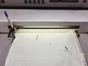 Thumbnail image of Instron 1122 Universal Testing Machine w/ 3x Load Cells, Accessories 