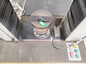 Thumbnail image of Instron 1122 Universal Testing Machine w/ 3x Load Cells, Accessories 