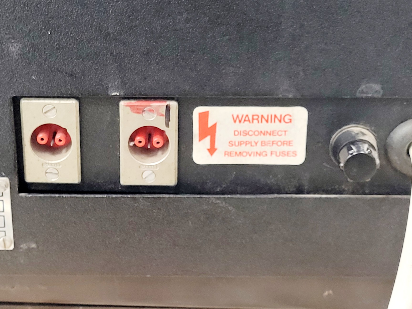 Image of Instron 1122 Universal Testing Machine w/ 3x Load Cells, Accessories 