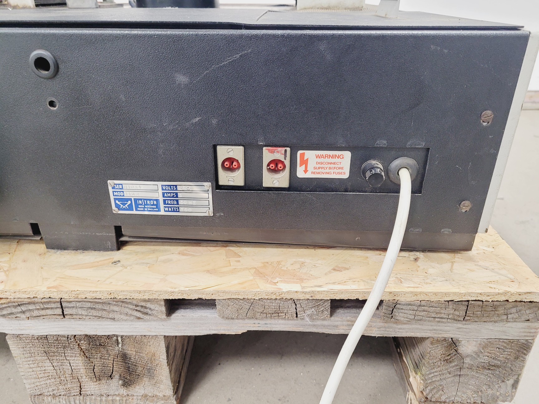 Image of Instron 1122 Universal Testing Machine w/ 3x Load Cells, Accessories 