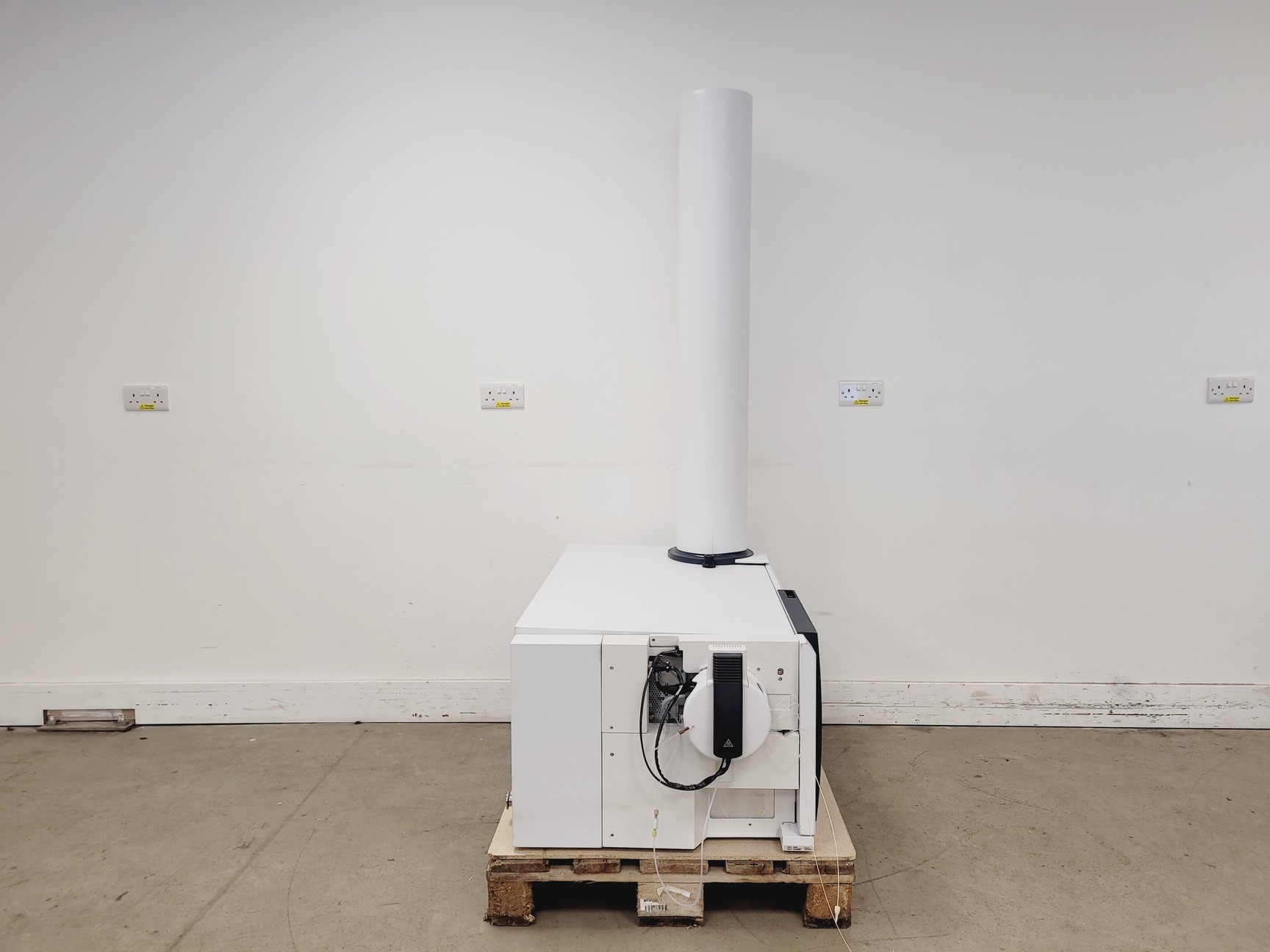 Image of Agilent 6540 UHD Accurate-Mass Q-TOF LC/MS w/ 1200 Infinity Series HPLC