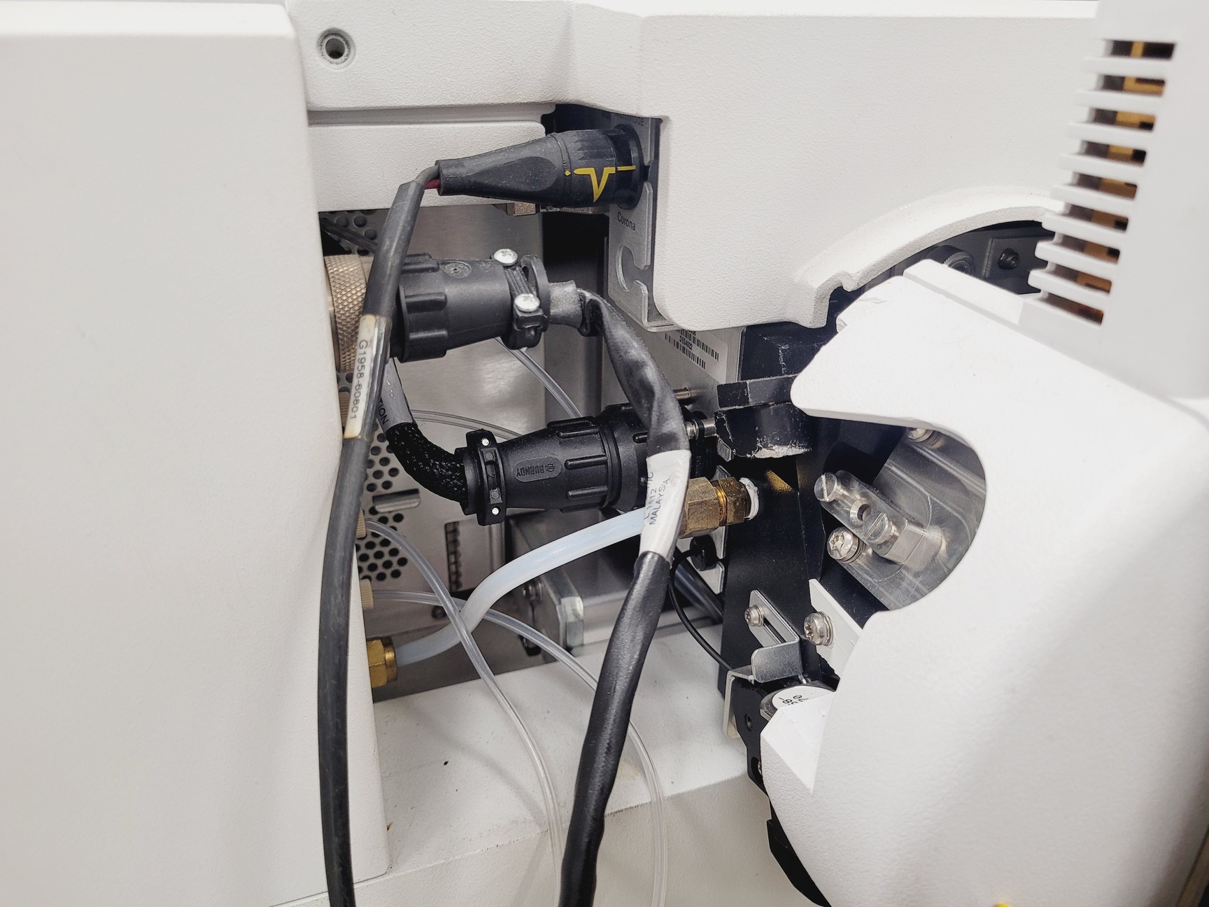 Image of Agilent 6540 UHD Accurate-Mass Q-TOF LC/MS w/ 1200 Infinity Series HPLC
