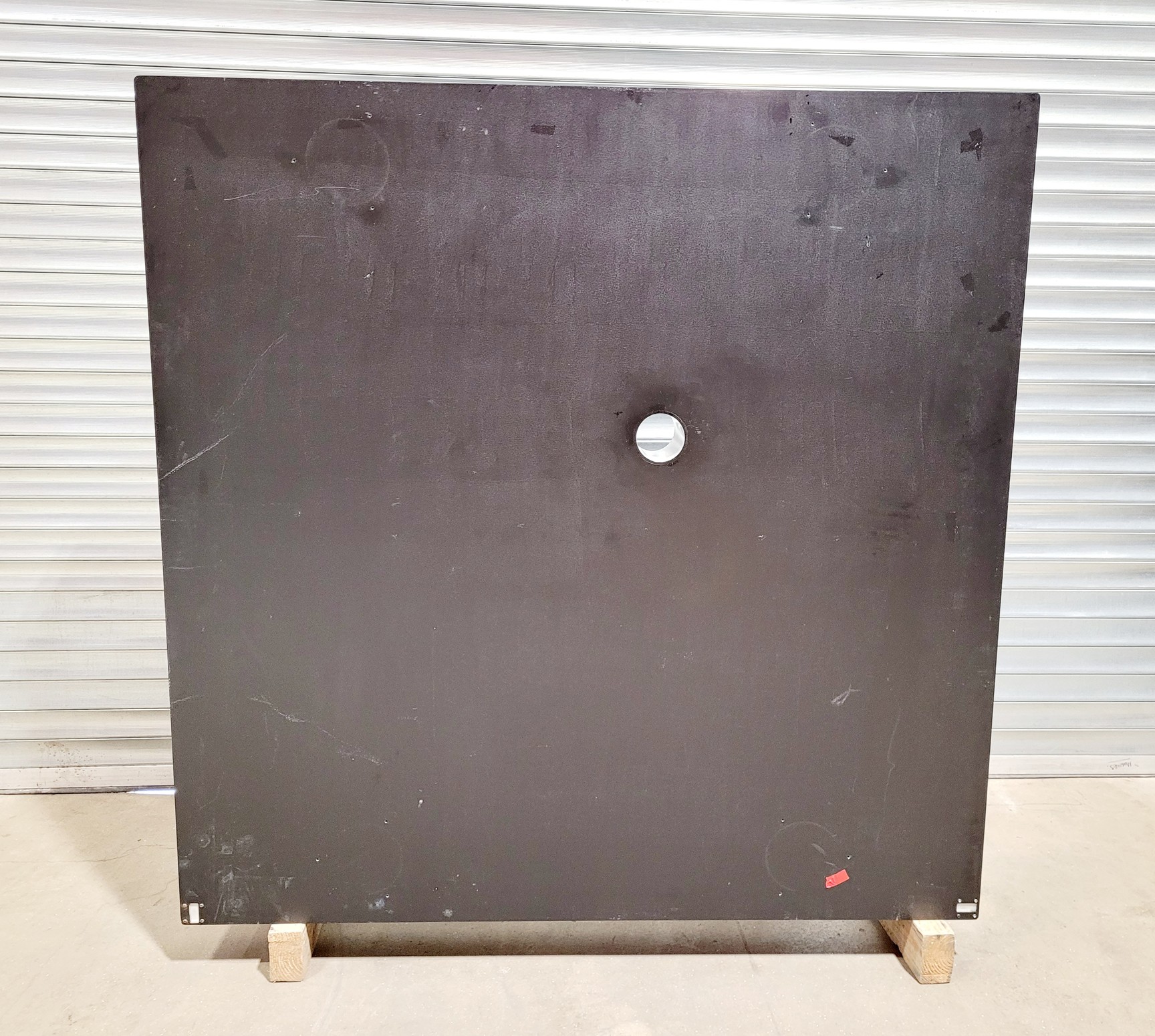 Image of Newport SmartTable UT2 180 x 180cm w/4 x S-2000 Series Stabilizers