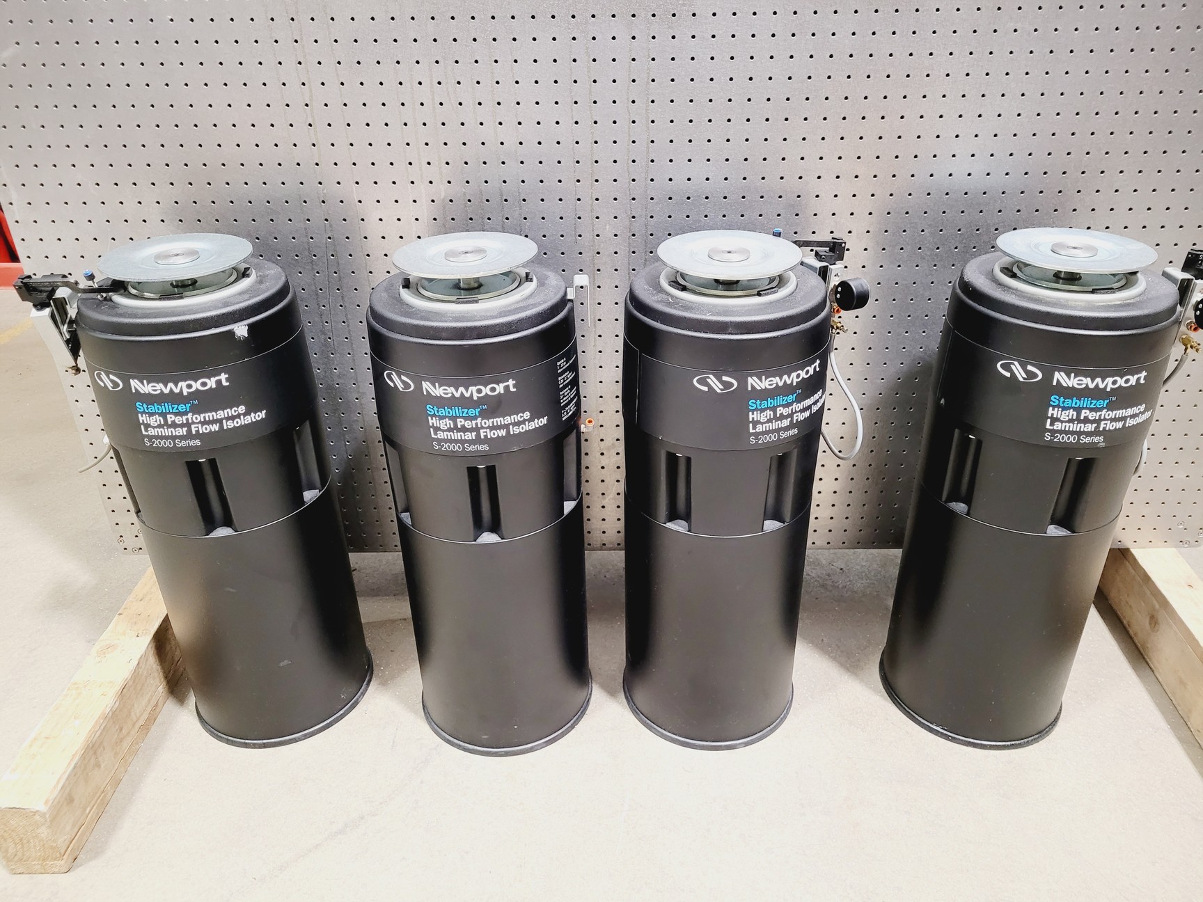 Image of Newport SmartTable UT2 180 x 180cm w/4 x S-2000 Series Stabilizers