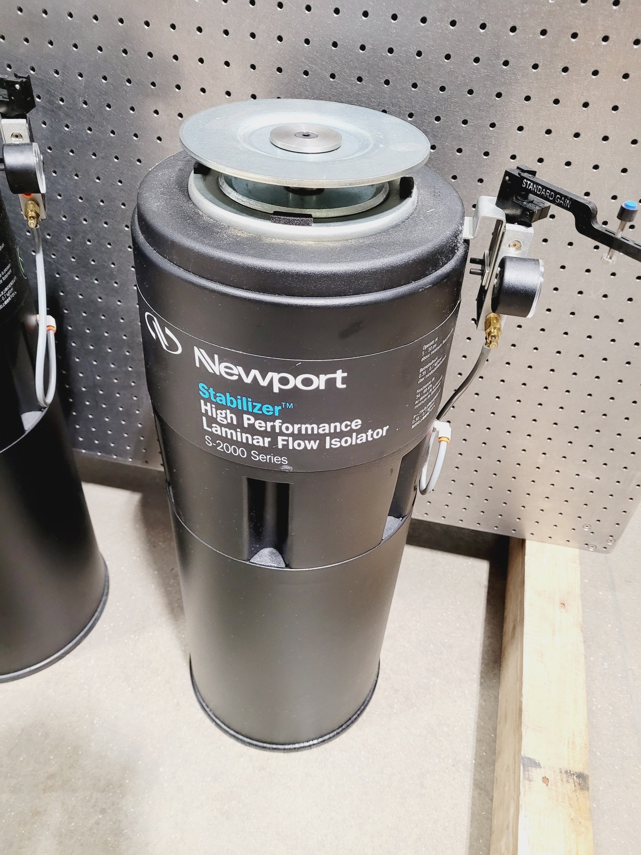 Image of Newport SmartTable UT2 180 x 180cm w/4 x S-2000 Series Stabilizers