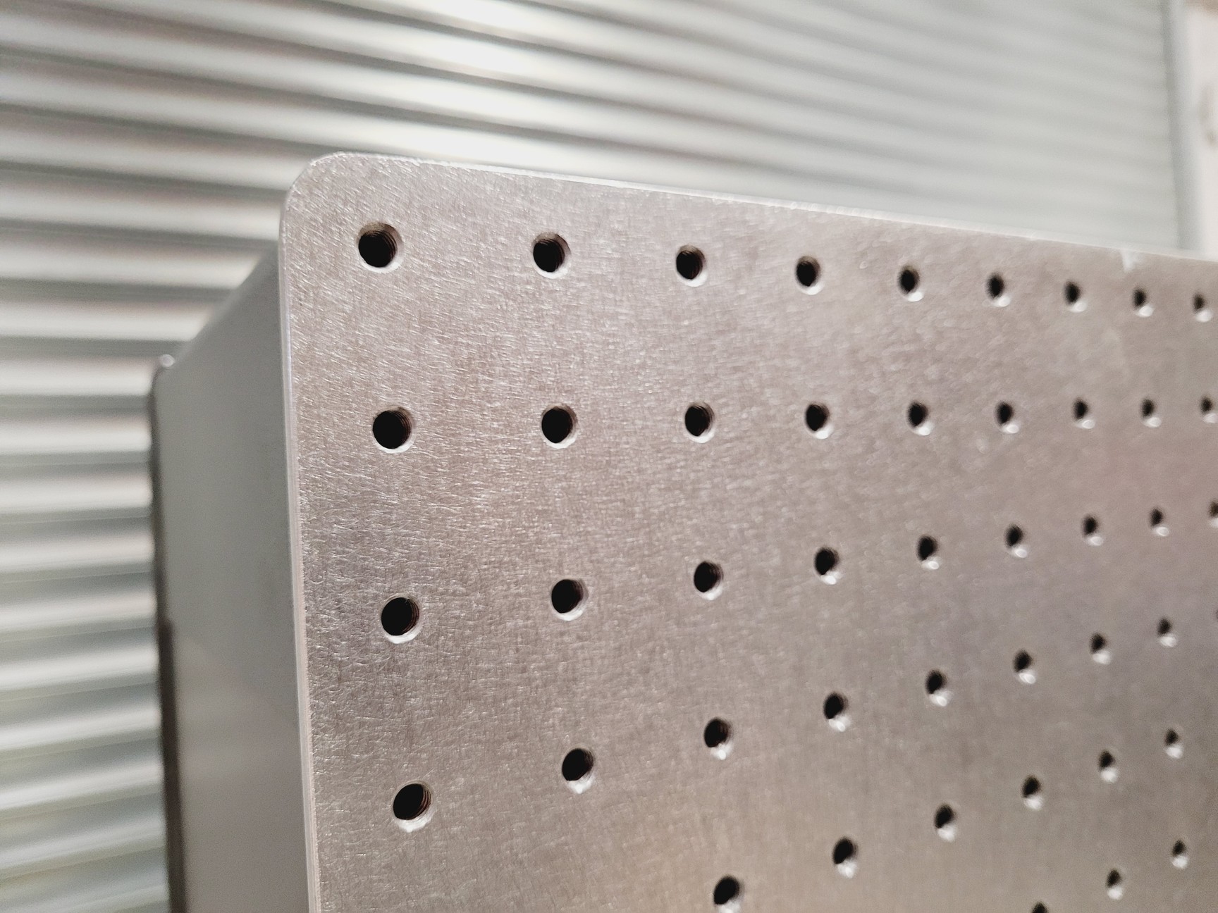 Image of Newport SmartTable UT2 180 x 180cm w/4 x S-2000 Series Stabilizers