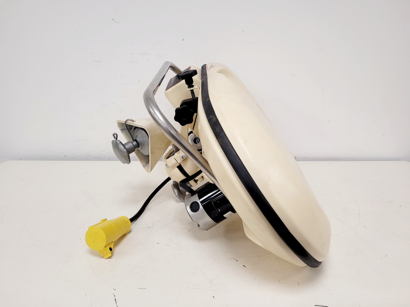 Image of BOLA Cricket Bowling Machine with Automatic Feeder