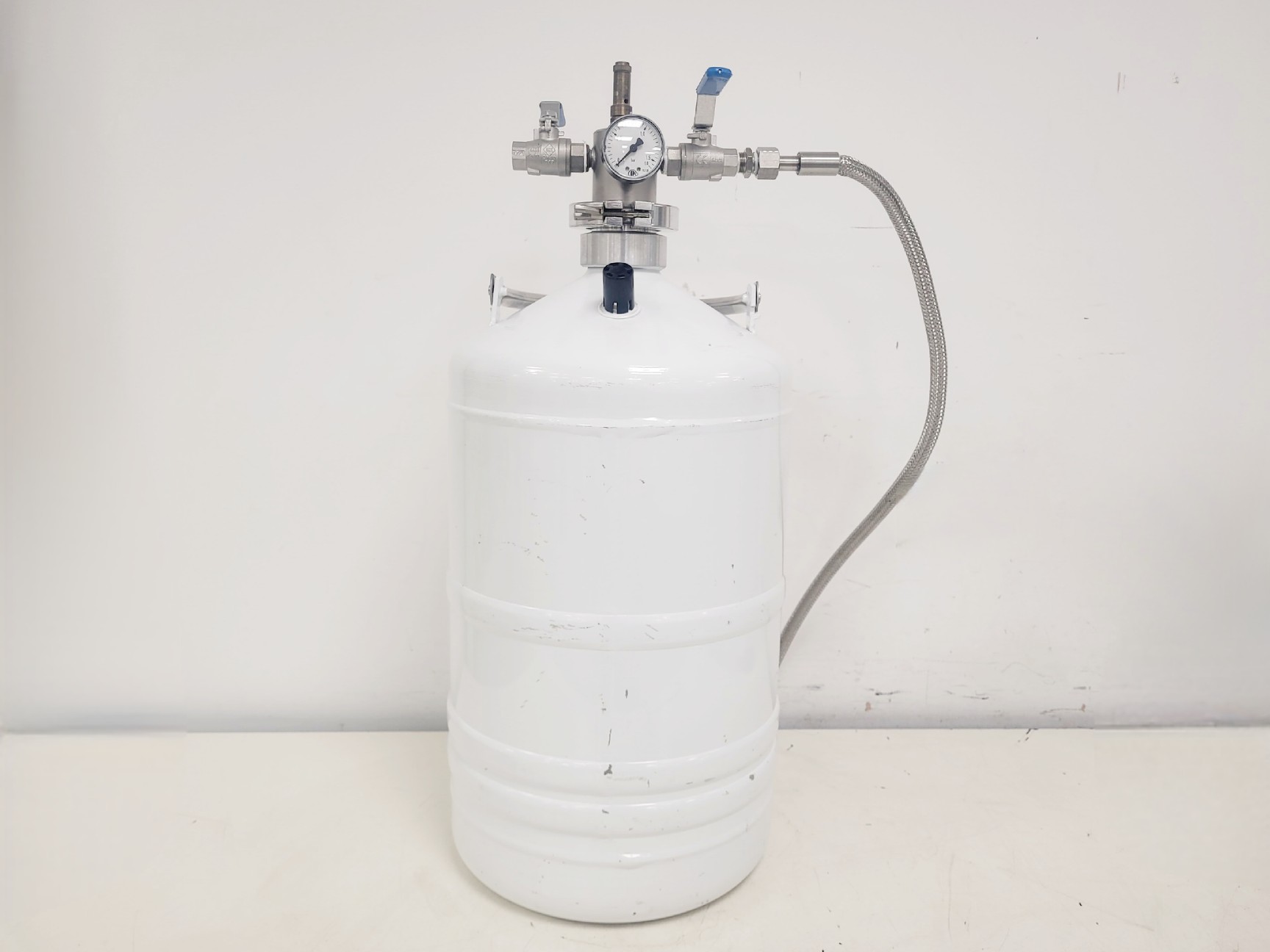 Image of Retsch CryoMill Cryogenic Grinder w/ Air Liquide TR11 Dewar Lab