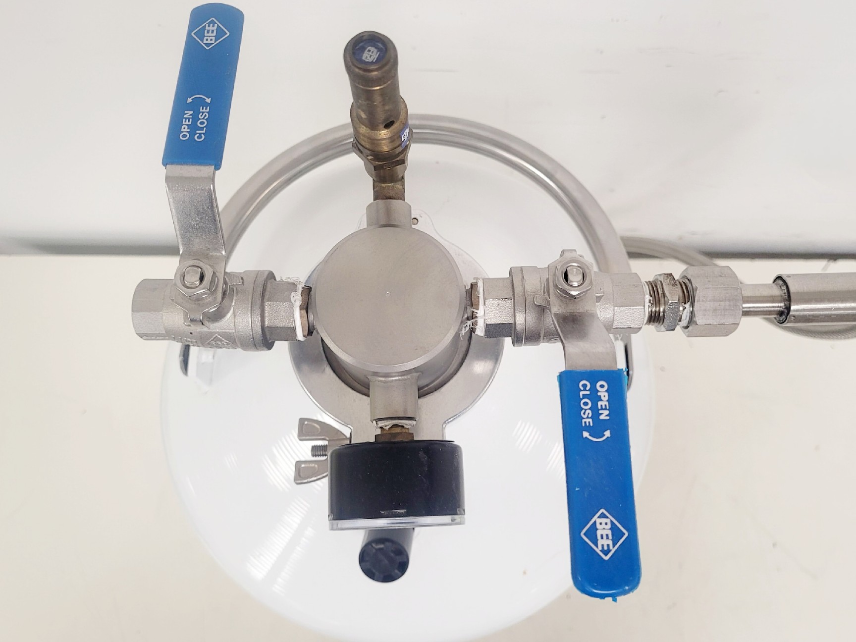 Image of Retsch CryoMill Cryogenic Grinder w/ Air Liquide TR11 Dewar Lab