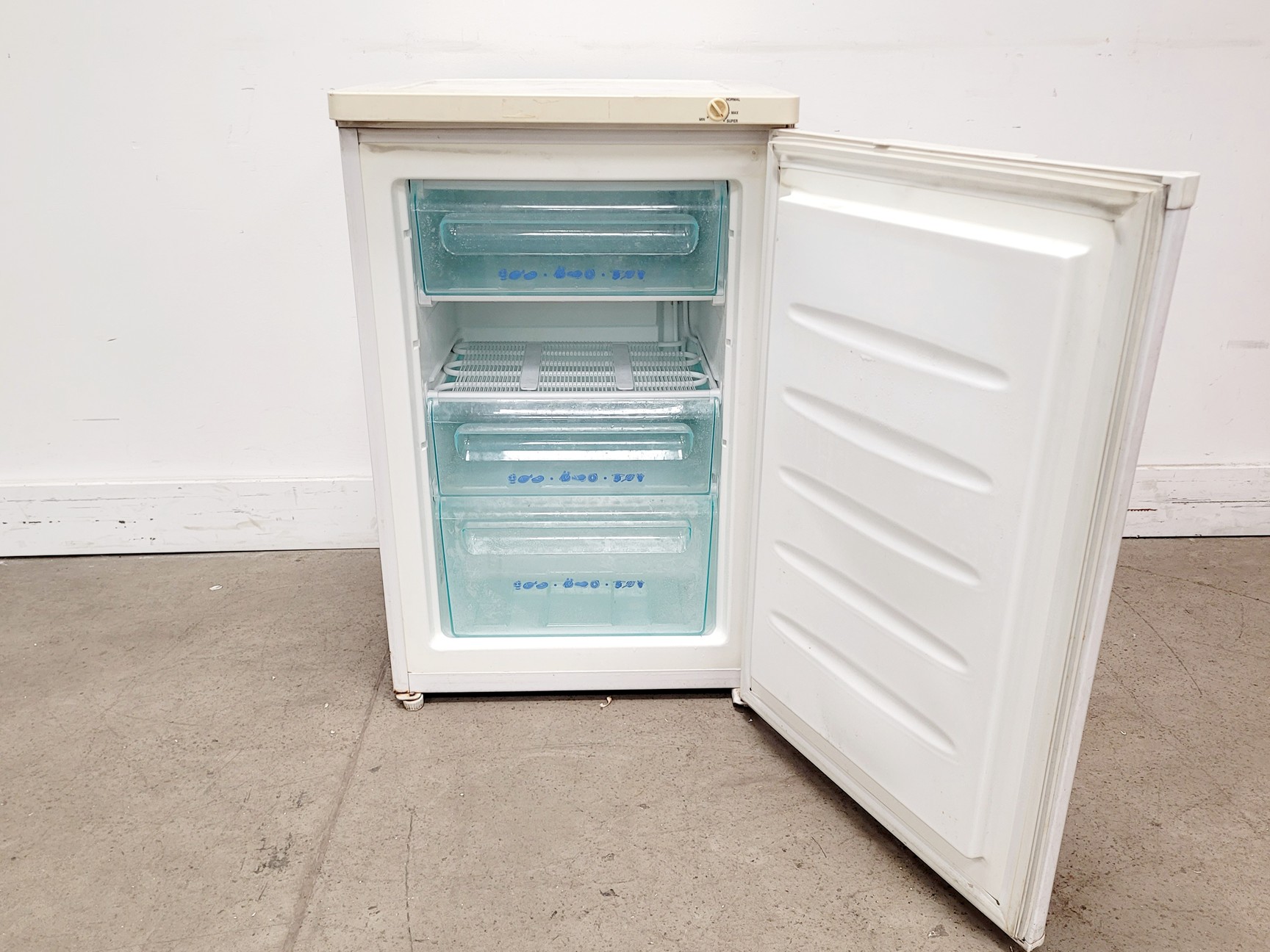 Image of Frigidaire FVE3803B Laboratory Freezer