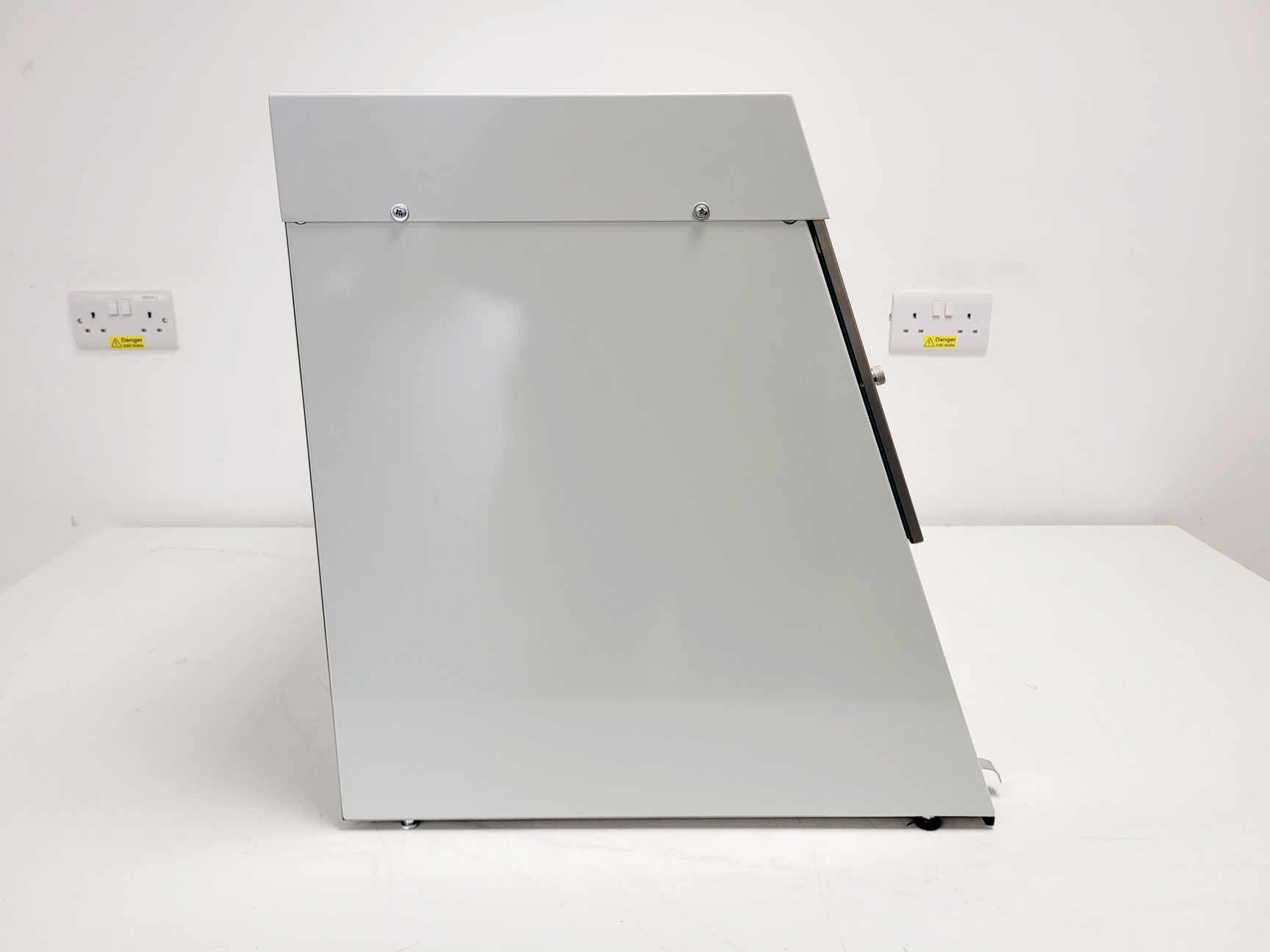 Image of Grant-bio UVT-B-AR UV Cabinet for PCR Operations Lab