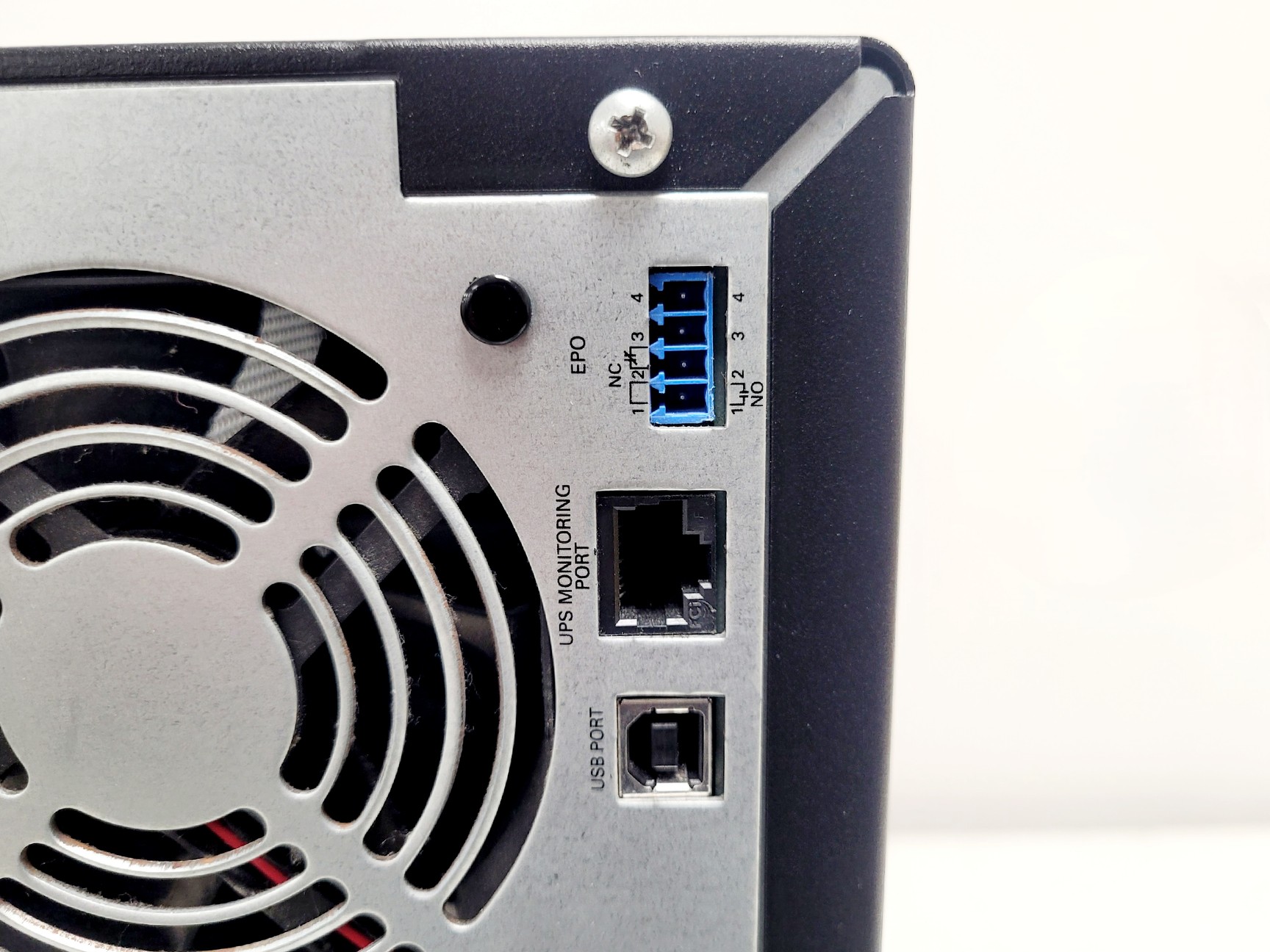 Image of APC Smart UPS 2200VA 230V LCD Tower