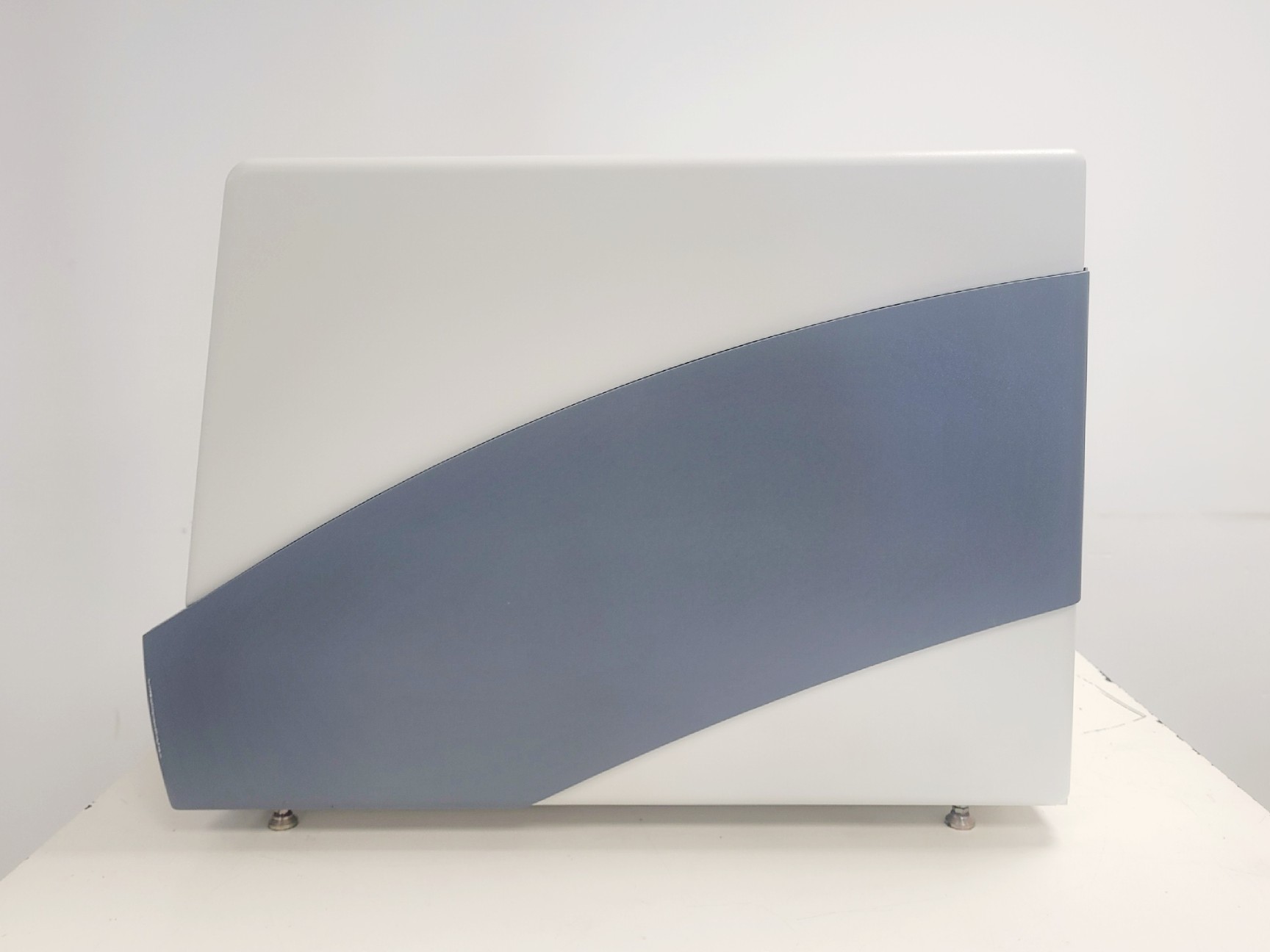 Image of HTG EDGE-SP-010 EdgeSeq Processor System Lab