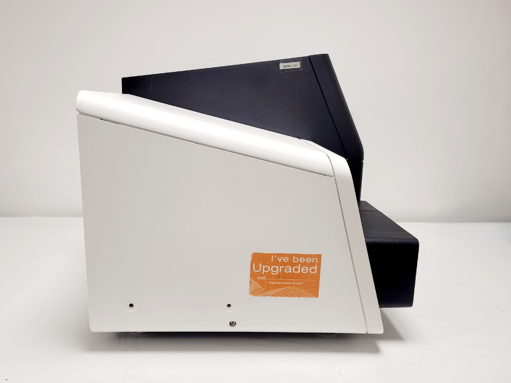 Image of Illumina MiSeq Benchtop Gene Sequencing System Lab