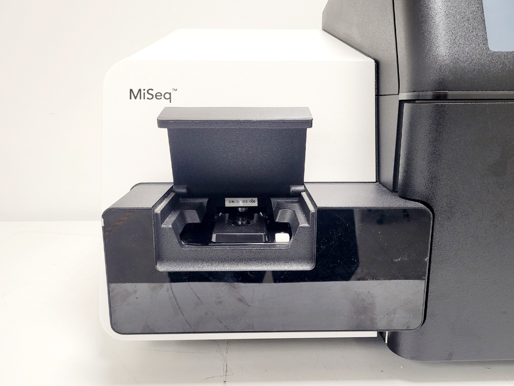 Image of Illumina MiSeq Benchtop Gene Sequencing System Lab