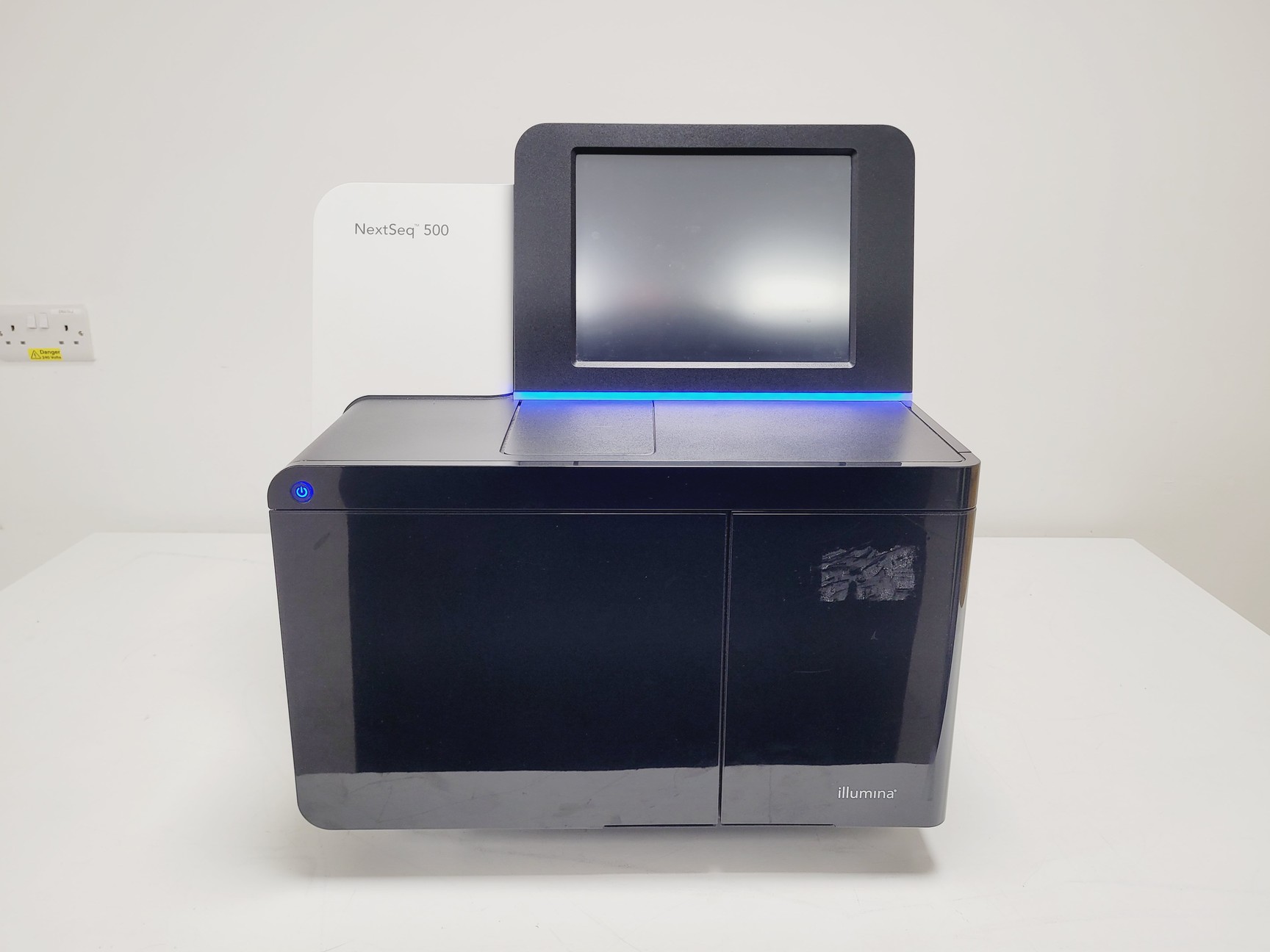 Image of Illumina NextSeq 500 DNA Sequencer Lab