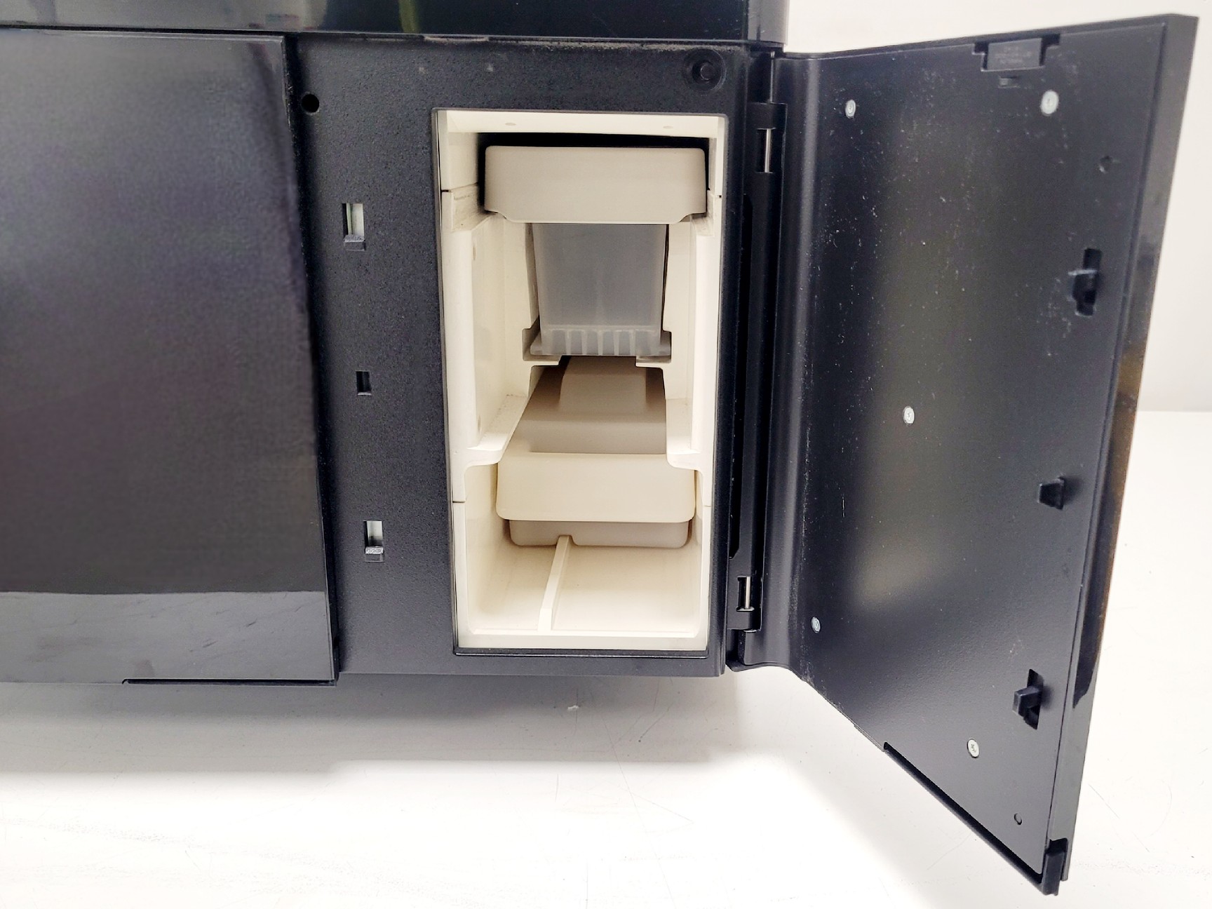 Image of Illumina NextSeq 500 DNA Sequencer Lab