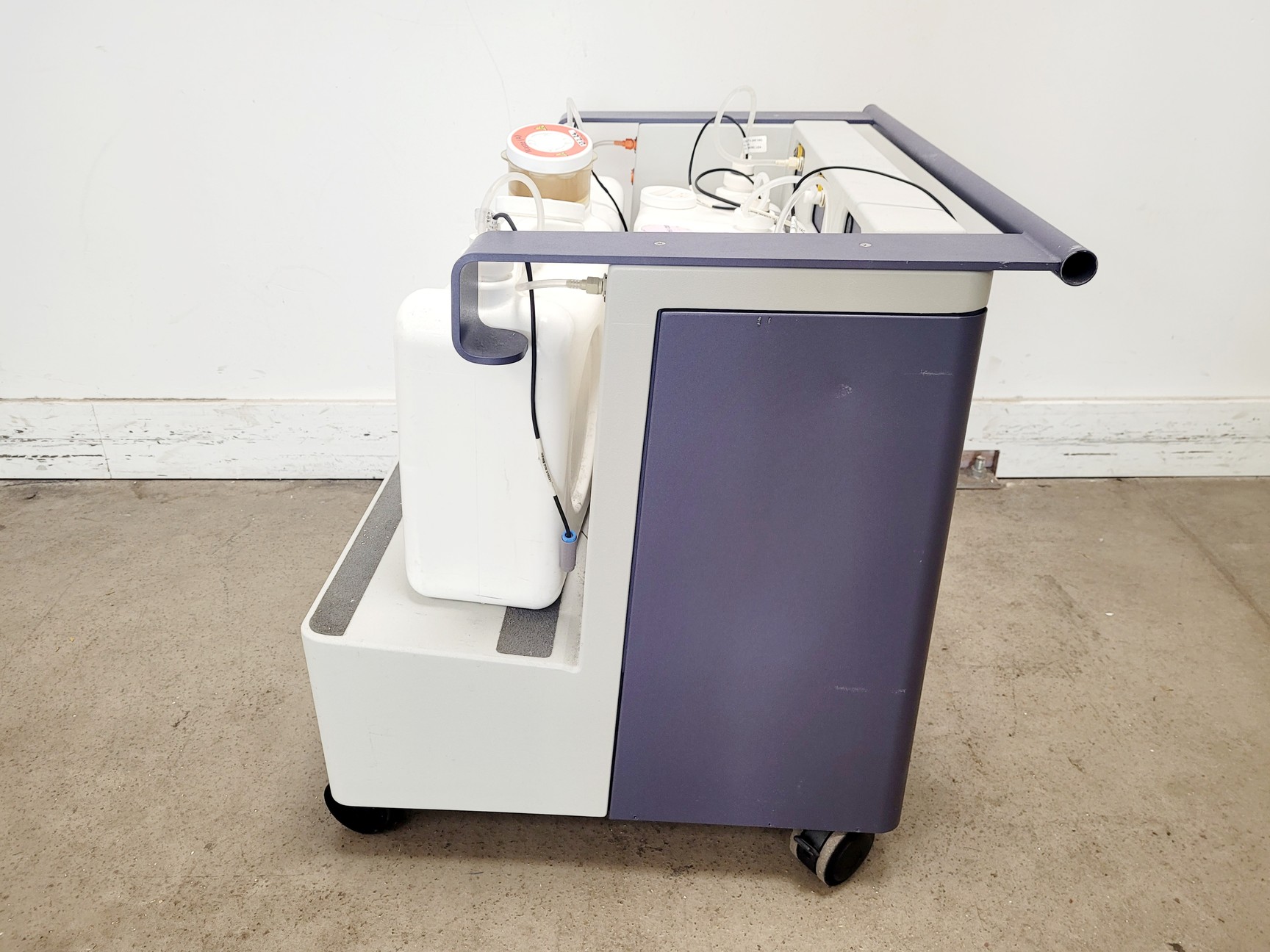 Image of BD FACSCanto II Flow Cytometer w/ Fluidics Cart Lab