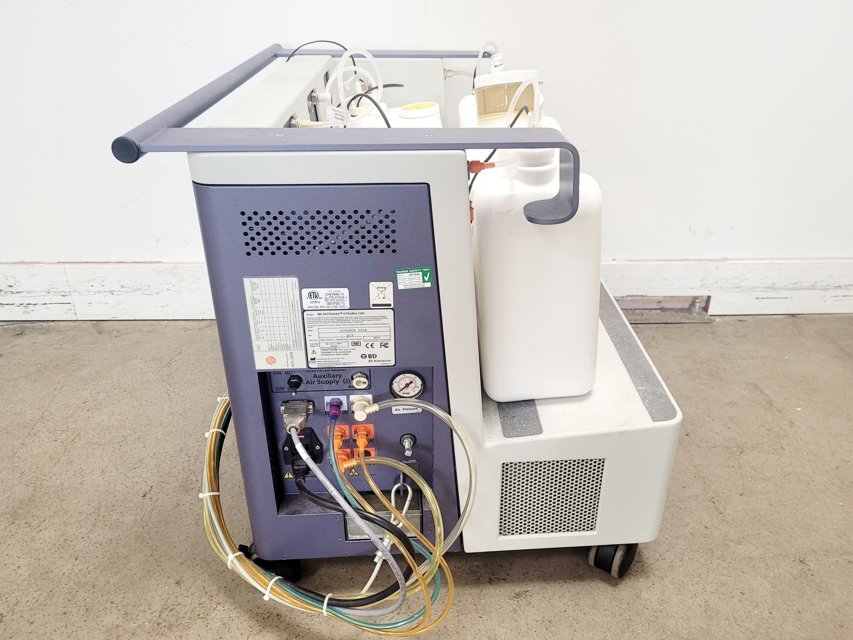 Image of BD FACSCanto II Flow Cytometer w/ Fluidics Cart Lab
