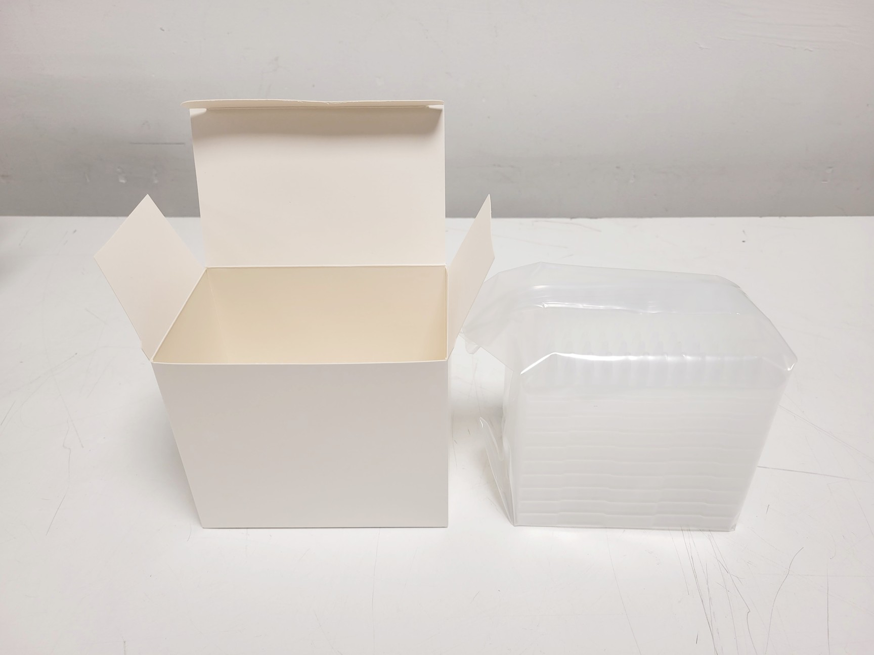 Image of Job Lot of 66 x Unbranded Boxes of 96-Well Microplates