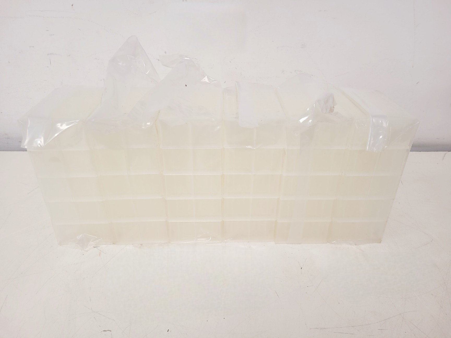 Image of Thermo Scientific Kingfisher Flex Purification System w/ Box of Deep-well Plates