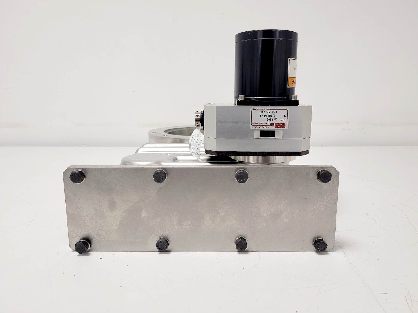 Image of VAT Series 642 Control Gate Valve
