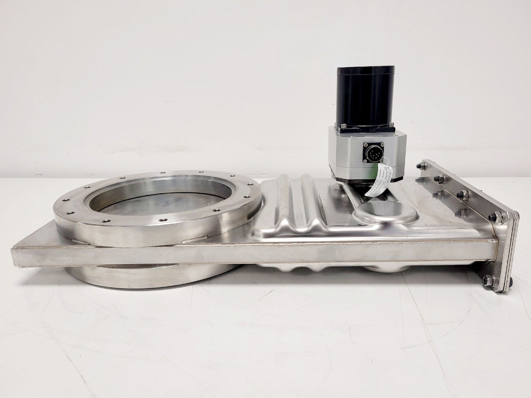 Image of VAT Series 642 Control Gate Valve