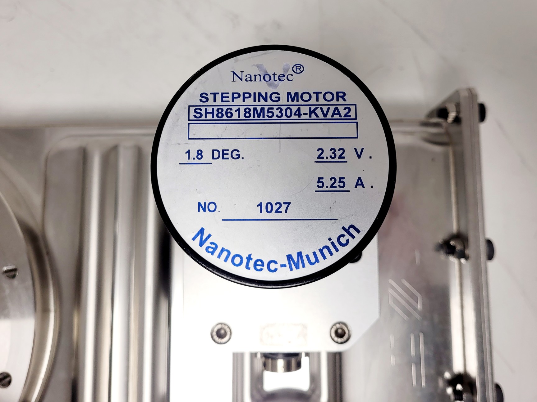 Image of VAT Series 642 Control Gate Valve