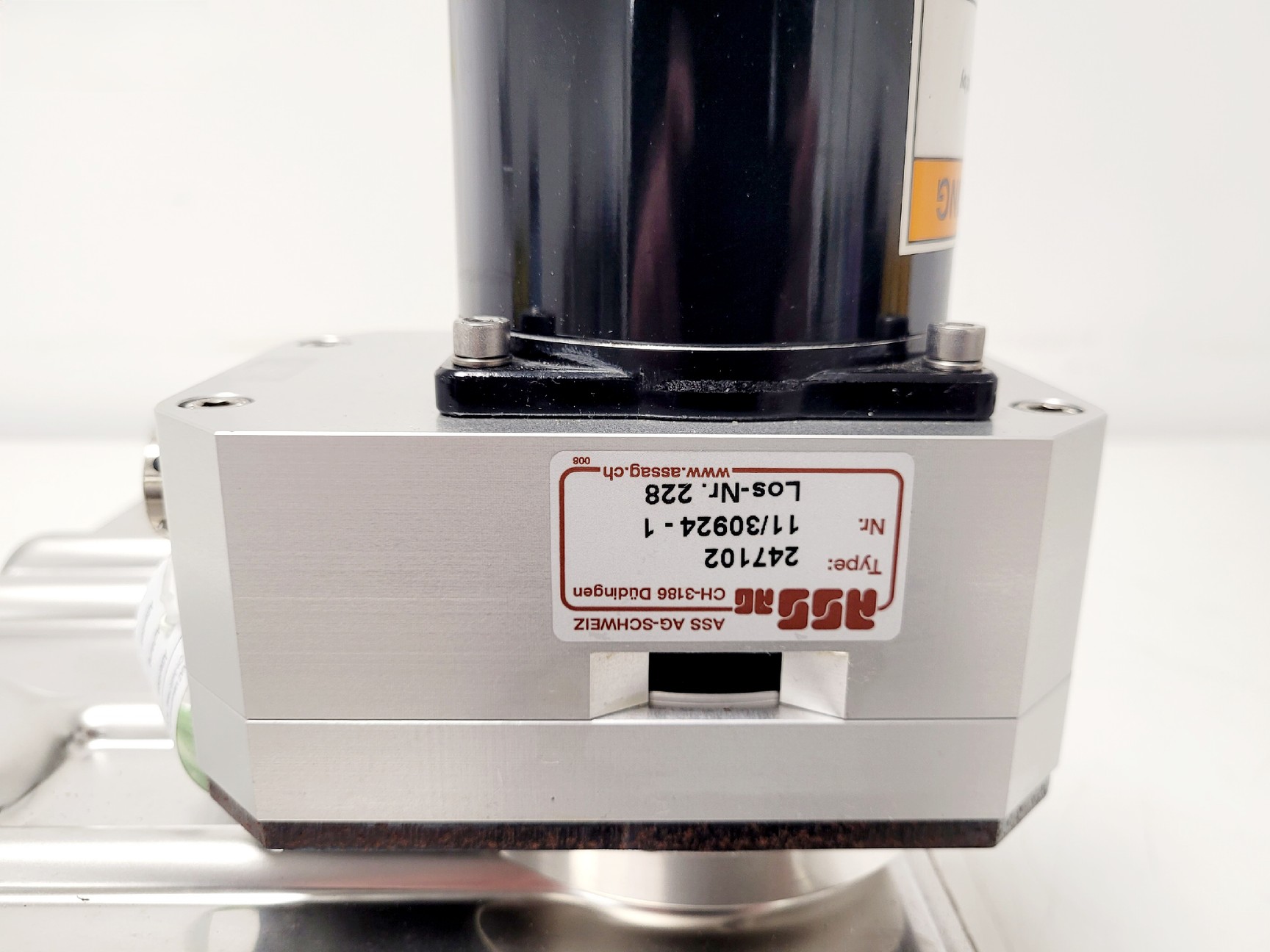 Image of VAT Series 642 Control Gate Valve