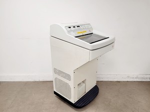 Image of Leica CM1850 UV Cryostat Lab