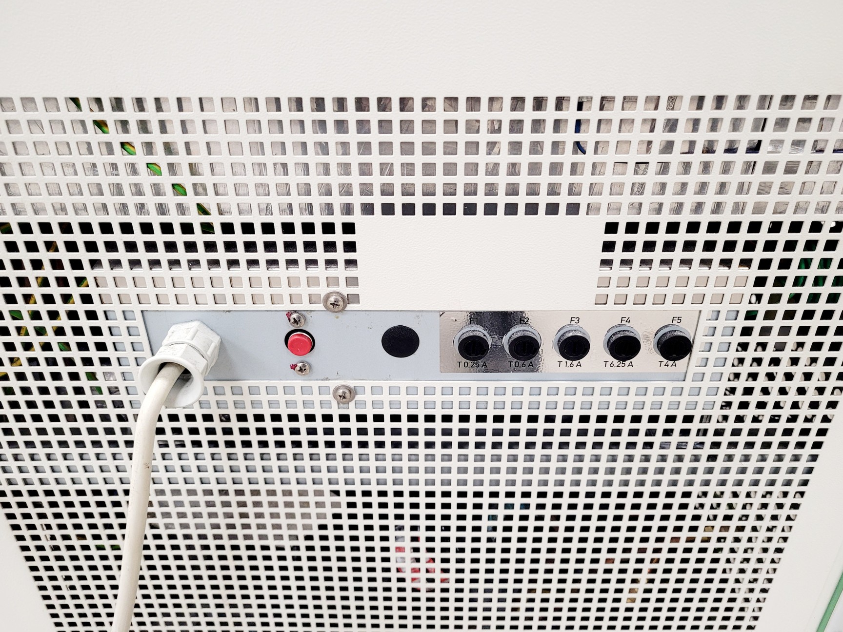 Image of Leica CM1850 UV Cryostat Lab