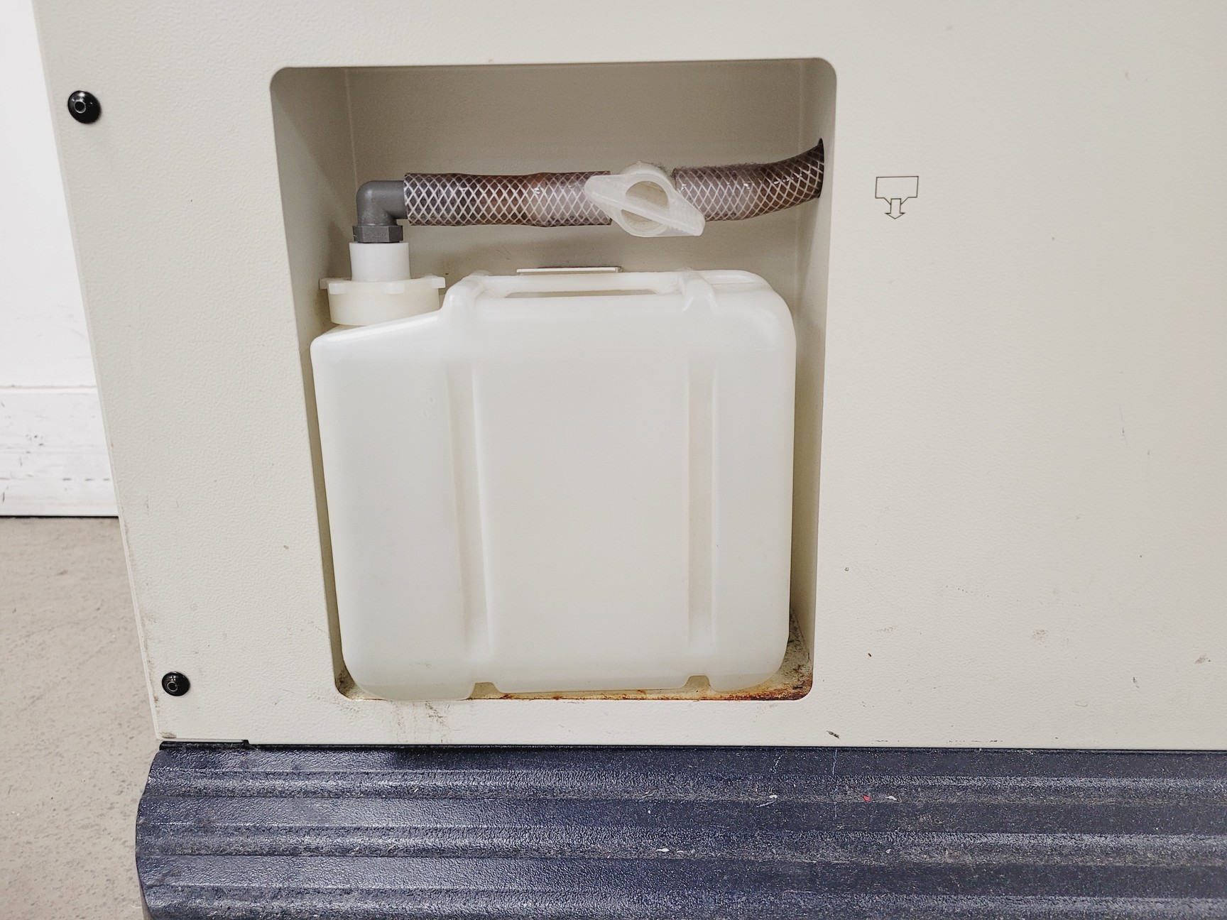 Image of Leica CM1850 UV Cryostat Lab