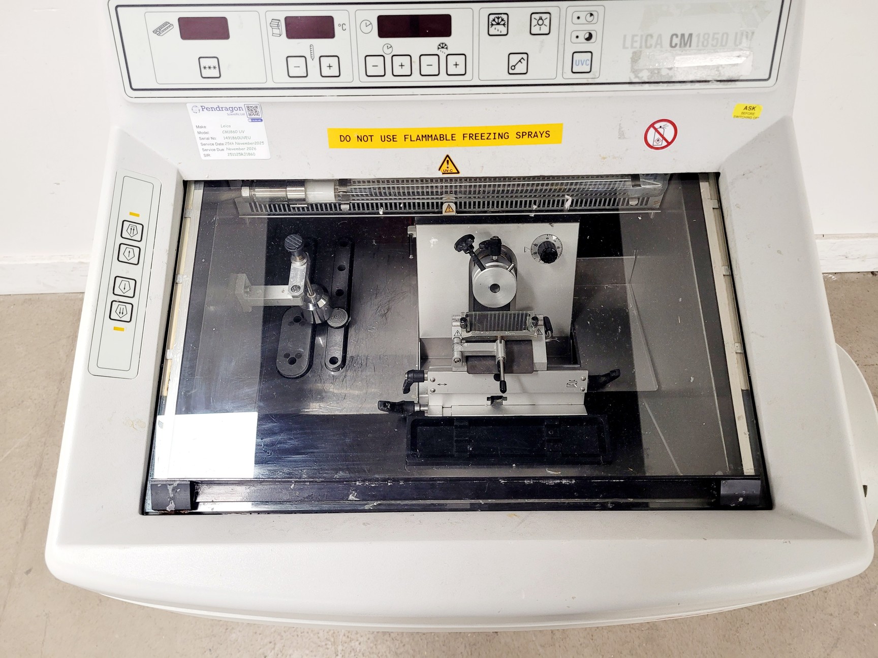 Image of Leica CM1850 UV Cryostat Lab