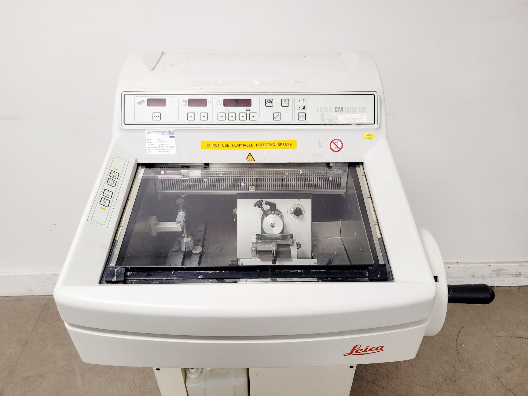Image of Leica CM1850 UV Cryostat Lab