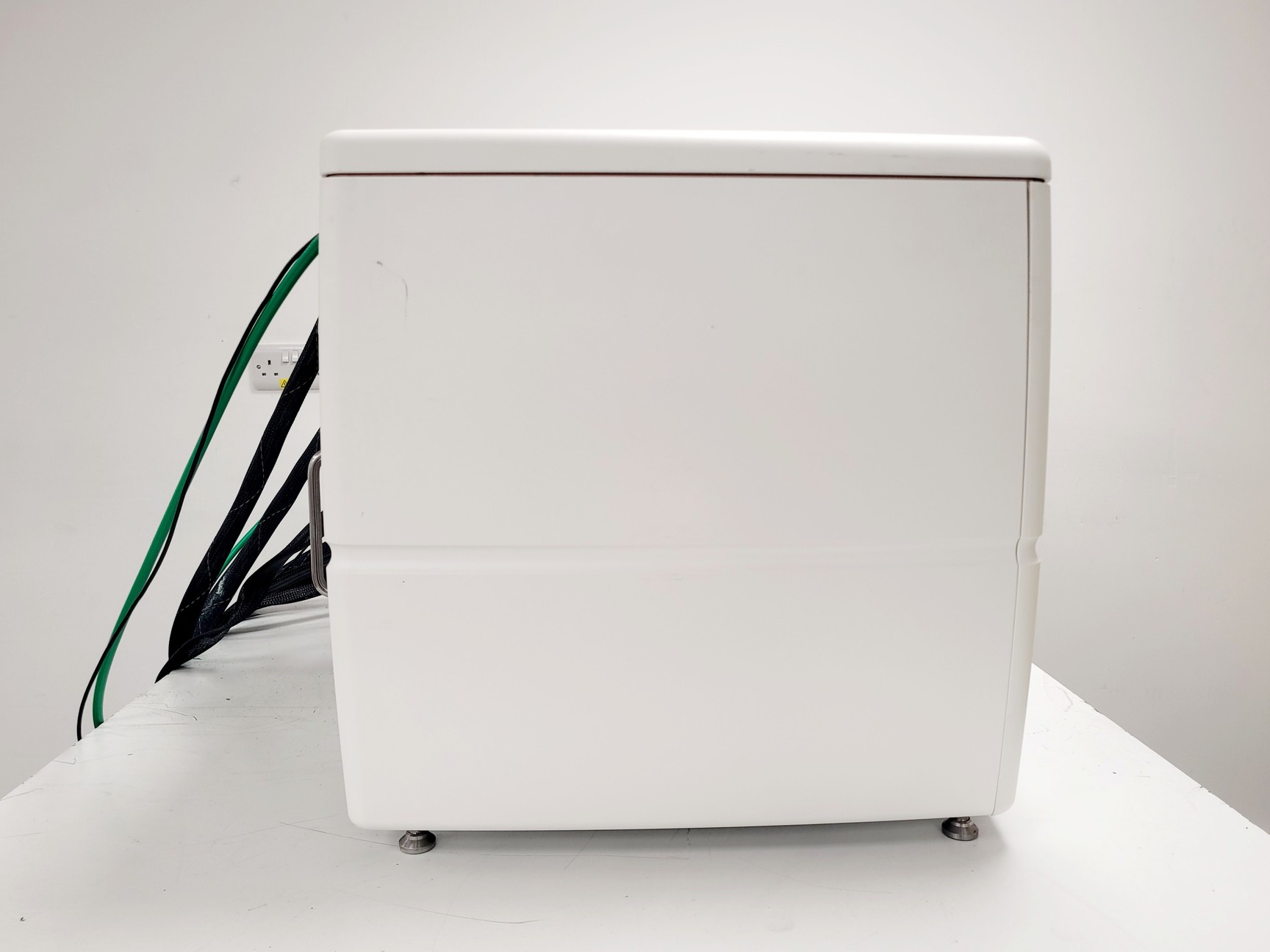 Image of BD FACSMelody Benchtop Flow Cytometer Cell Sorter 
