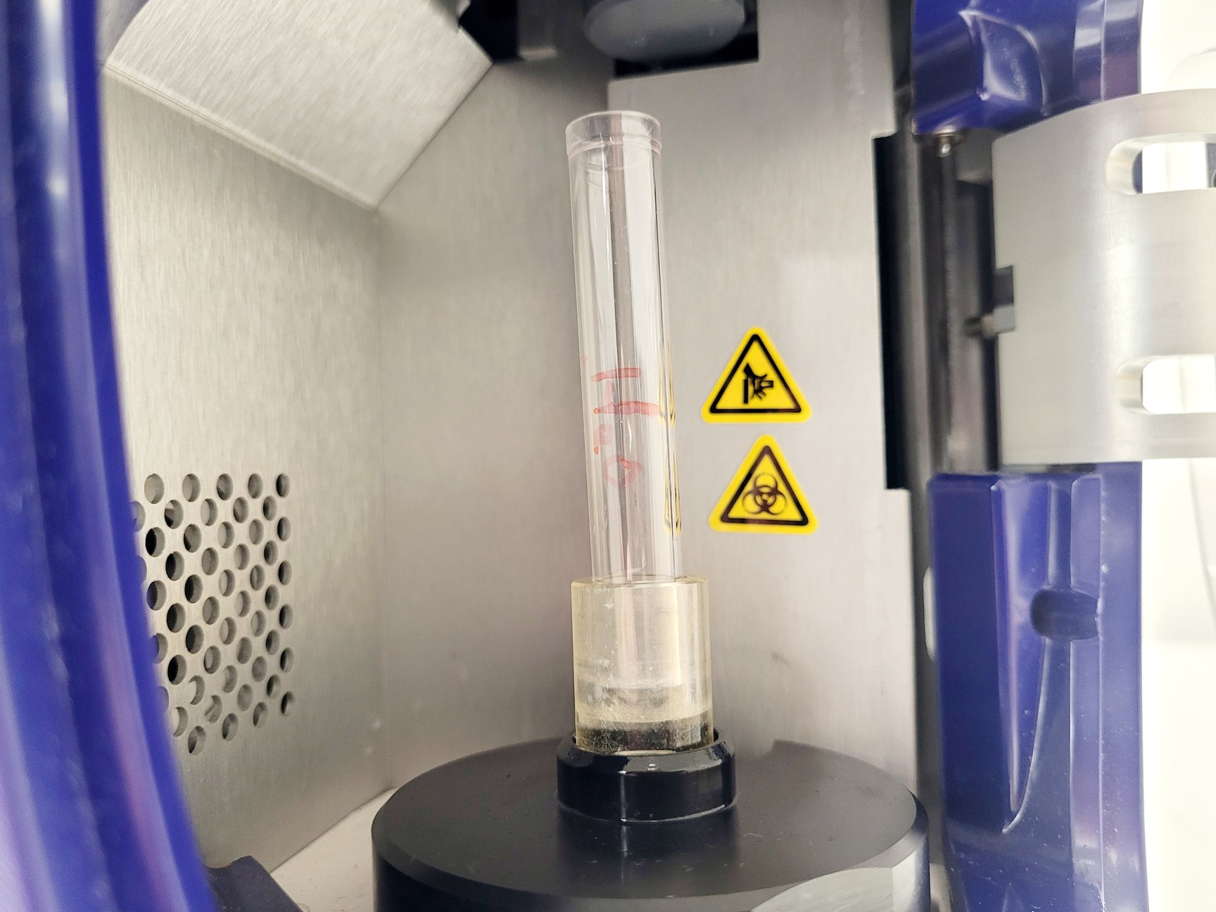 Image of BD FACSMelody Benchtop Flow Cytometer Cell Sorter 