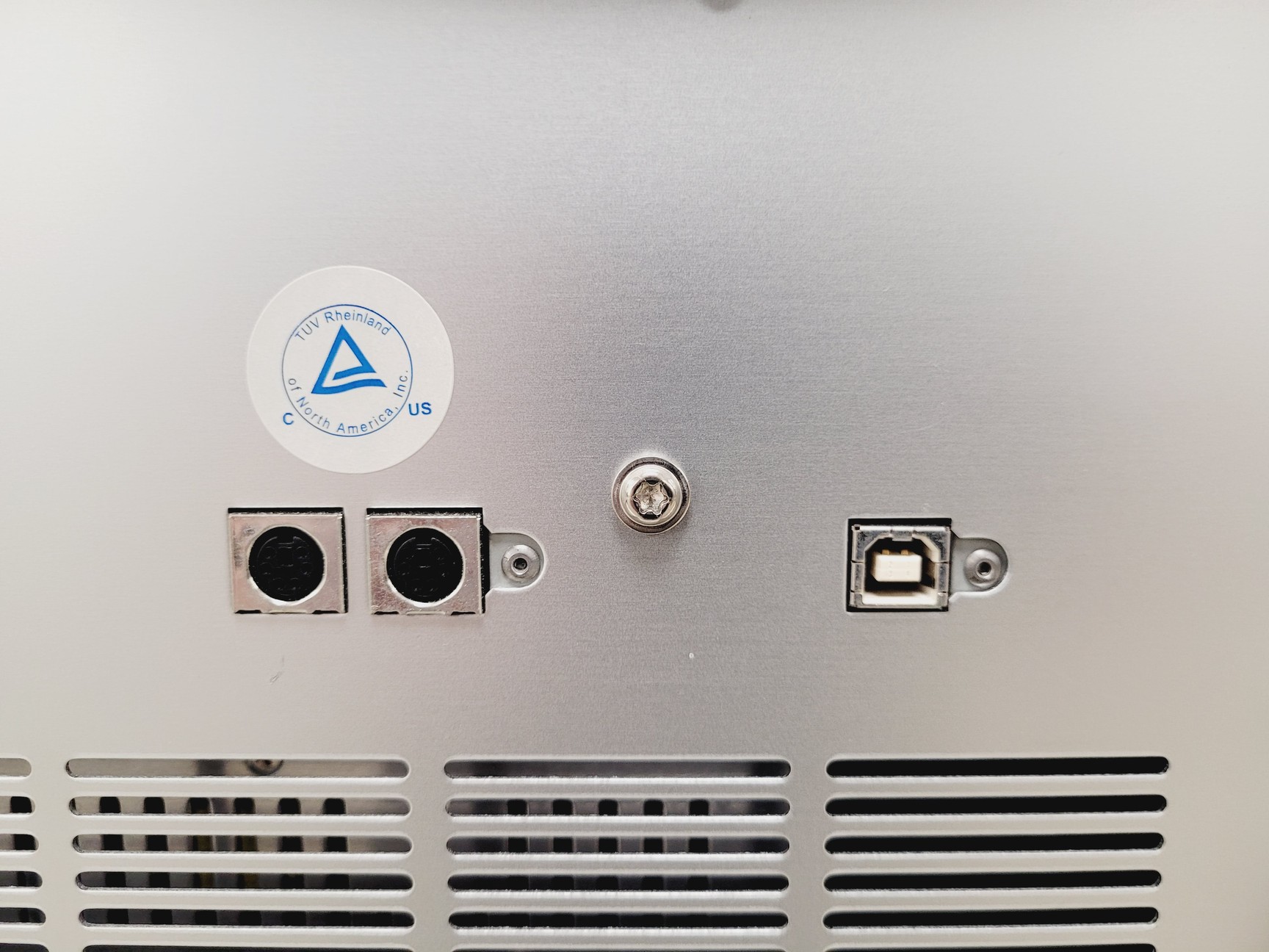 Image of Dionex LC System w/ SRD-3200, HPG-3200RS, TCC-3000RS, VWD-3400RS & WPS-3000TRS