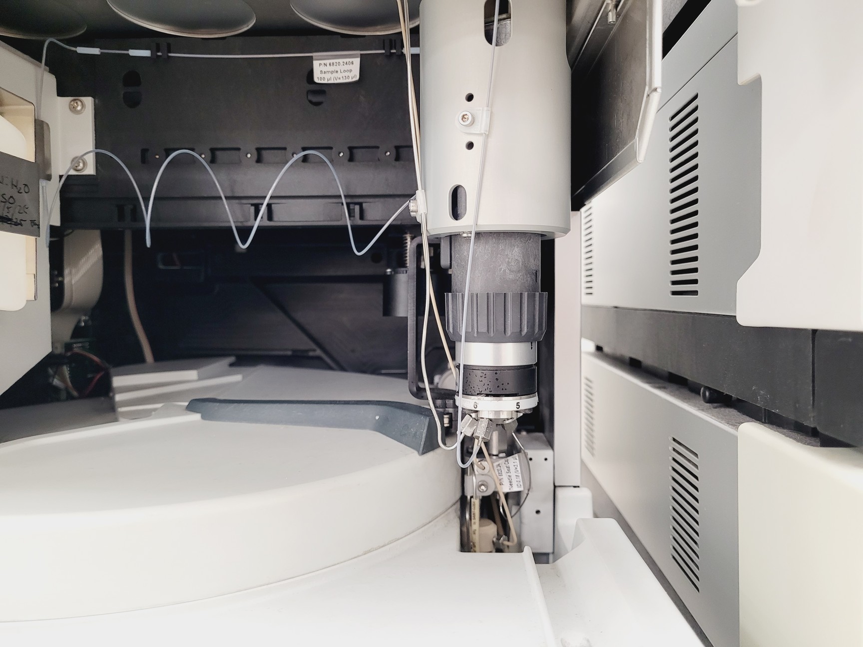 Image of Dionex LC System w/ SRD-3200, HPG-3200RS, TCC-3000RS, VWD-3400RS & WPS-3000TRS