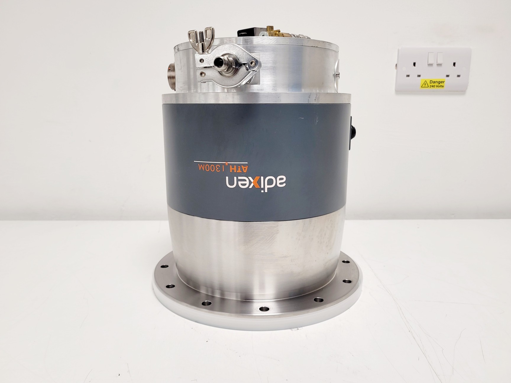 Image of Alcatel ATH 1300M Turbopump & Alcatel ACT 1300M Turbopump Controller