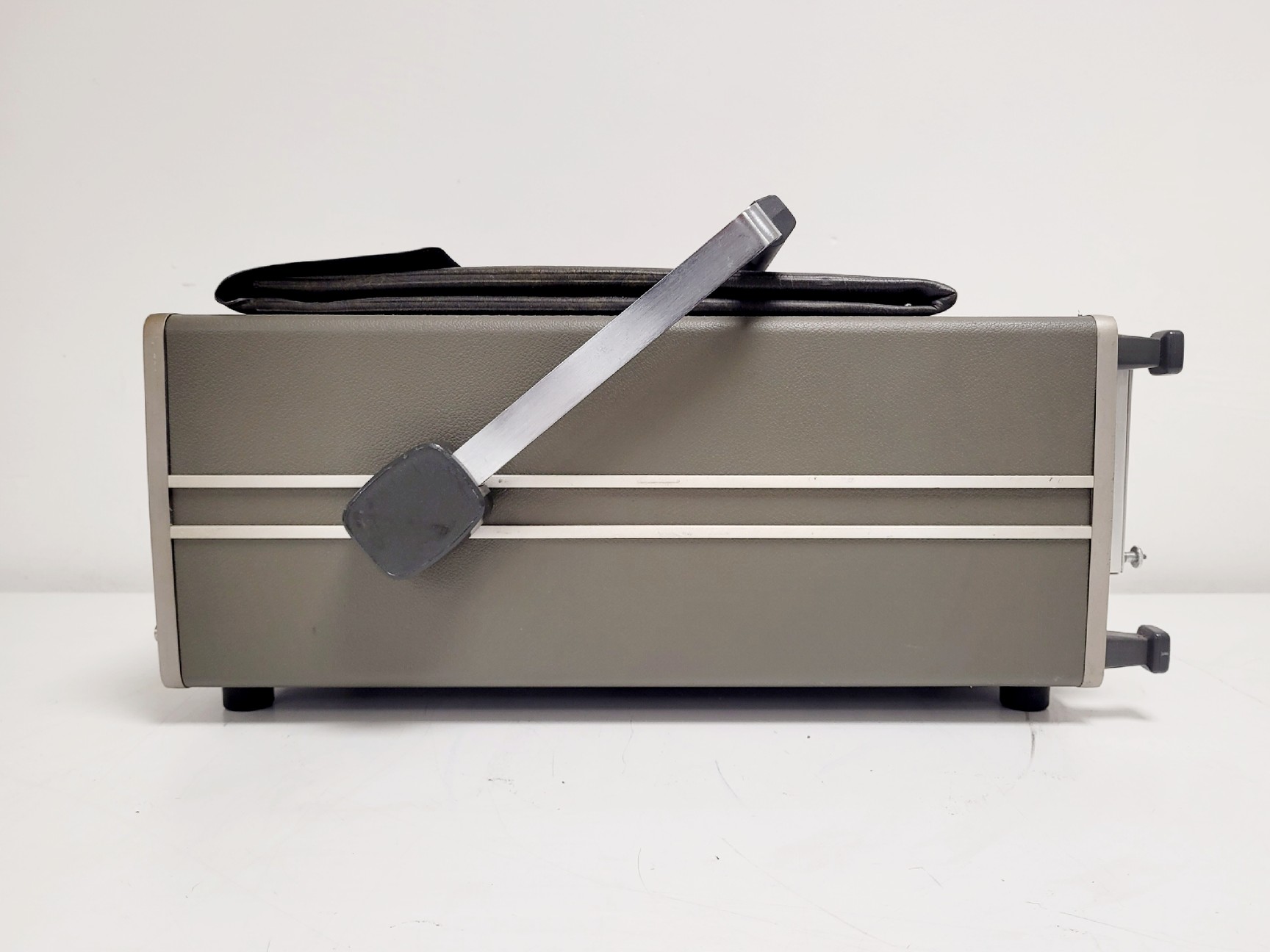 Image of Hewlett Packard 3561A Dynamic Signal Analyzer 