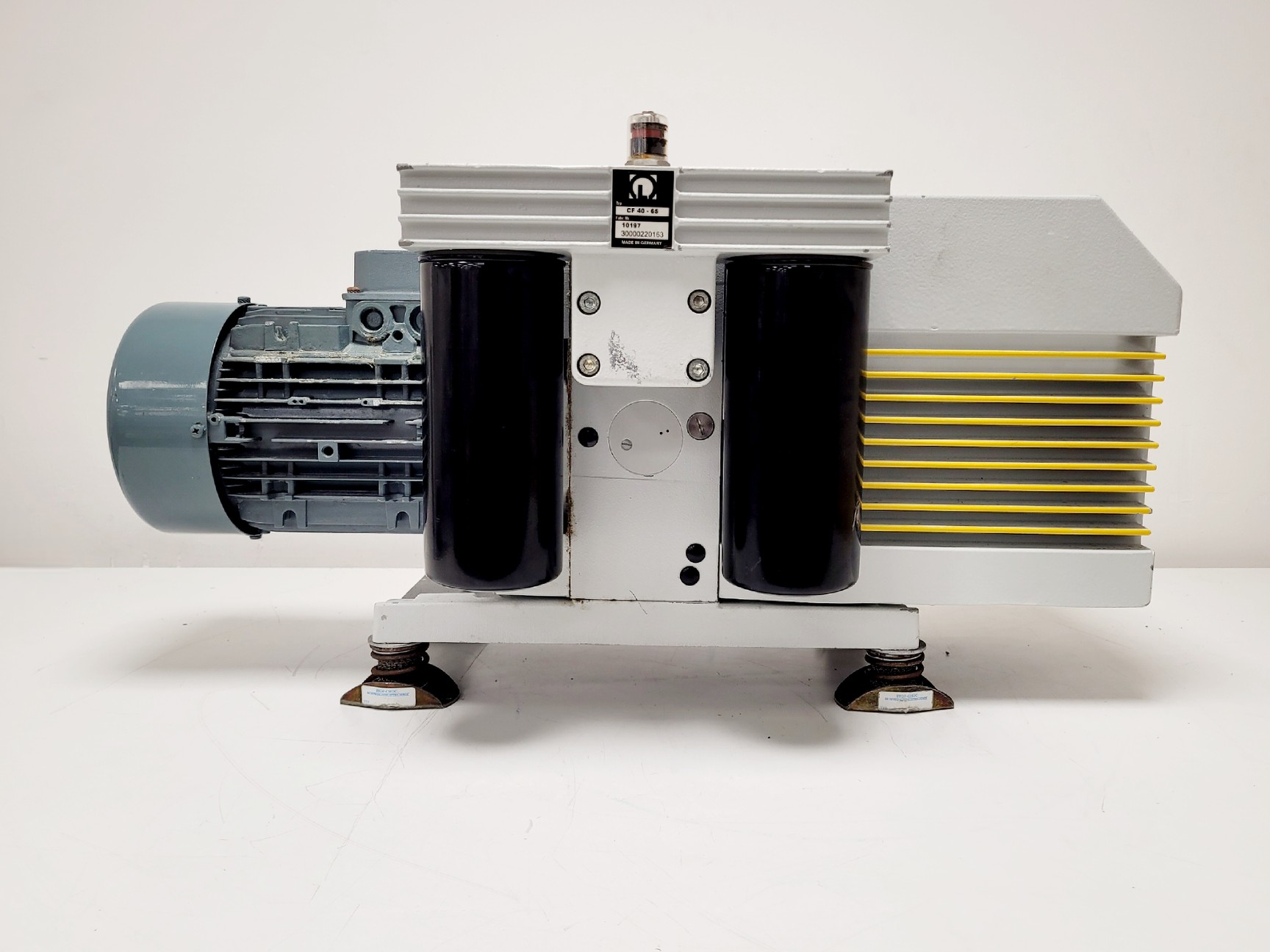 Image of Leybold Trivac D-65-BCS-PFPE Rotary Vane Vacuum Pump w/ CF40-65 Oil Filter