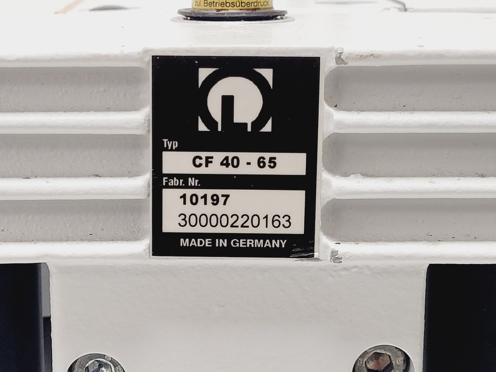 Image of Leybold Trivac D-65-BCS-PFPE Rotary Vane Vacuum Pump w/ CF40-65 Oil Filter