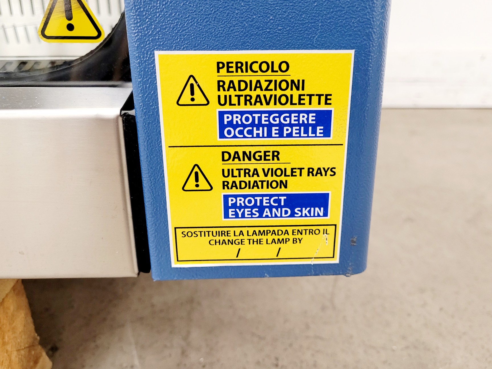 Image of BioAir Safemate ECO+ 1.5BS Class II Microbiological Safety Cabinet w/ Stand