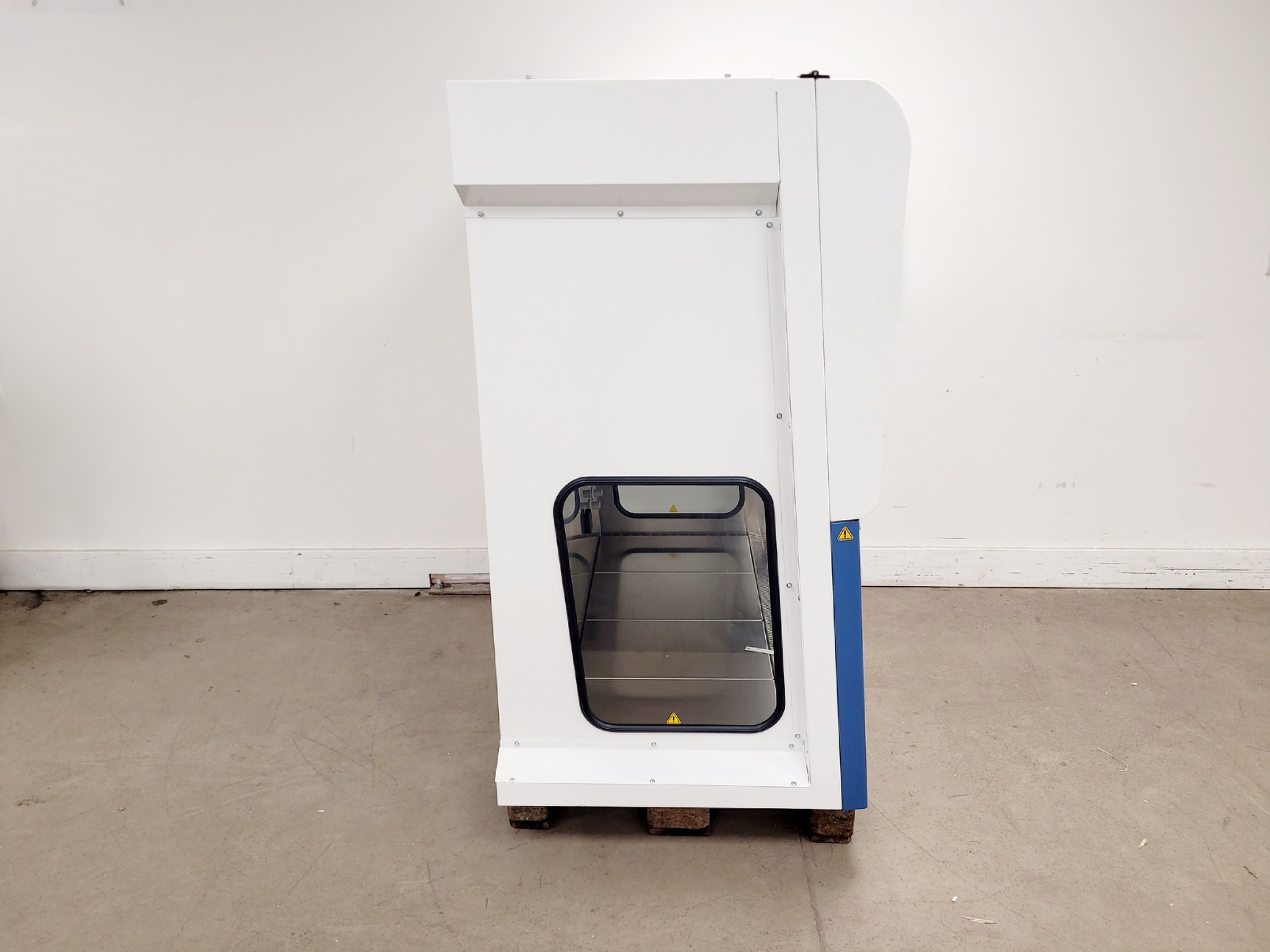 Image of BioAir Safemate ECO+ 1.2BS Class II Microbiological Safety Cabinet w/ Stand