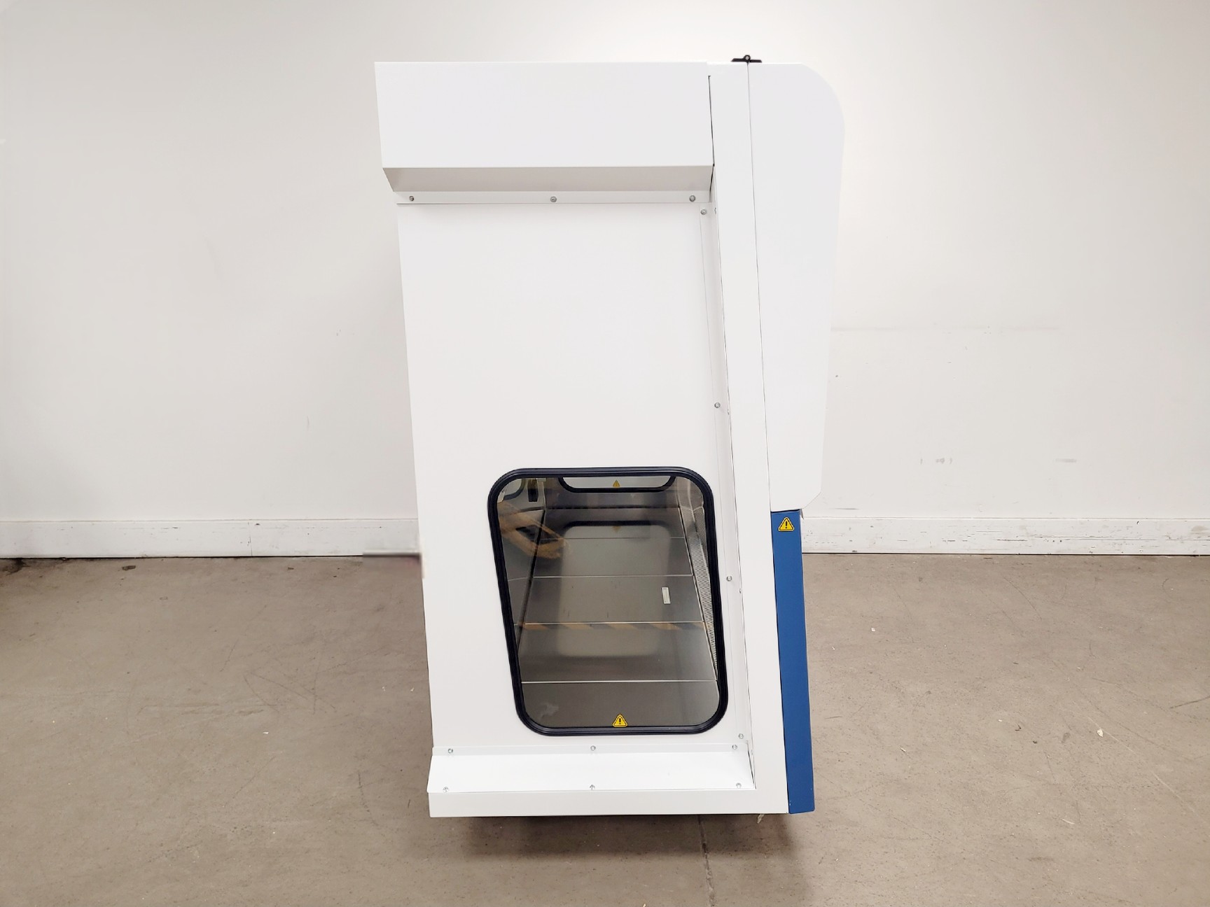 Image of BioAir Safemate ECO+ 1.5BS Class II Microbiological Safety Cabinet w/ Stand