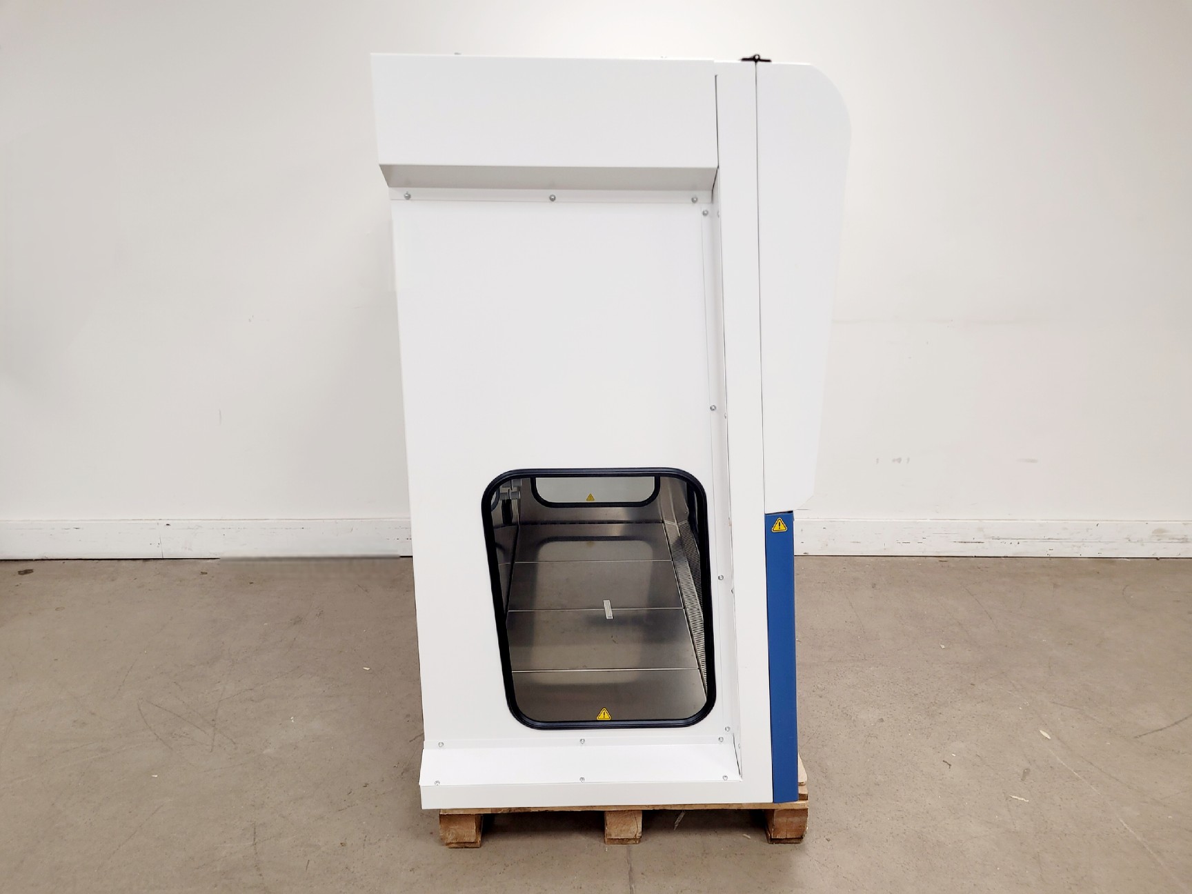 Image of BioAir Safemate ECO+ 1.2BS Class II Microbiological Safety Cabinet w/ Stand